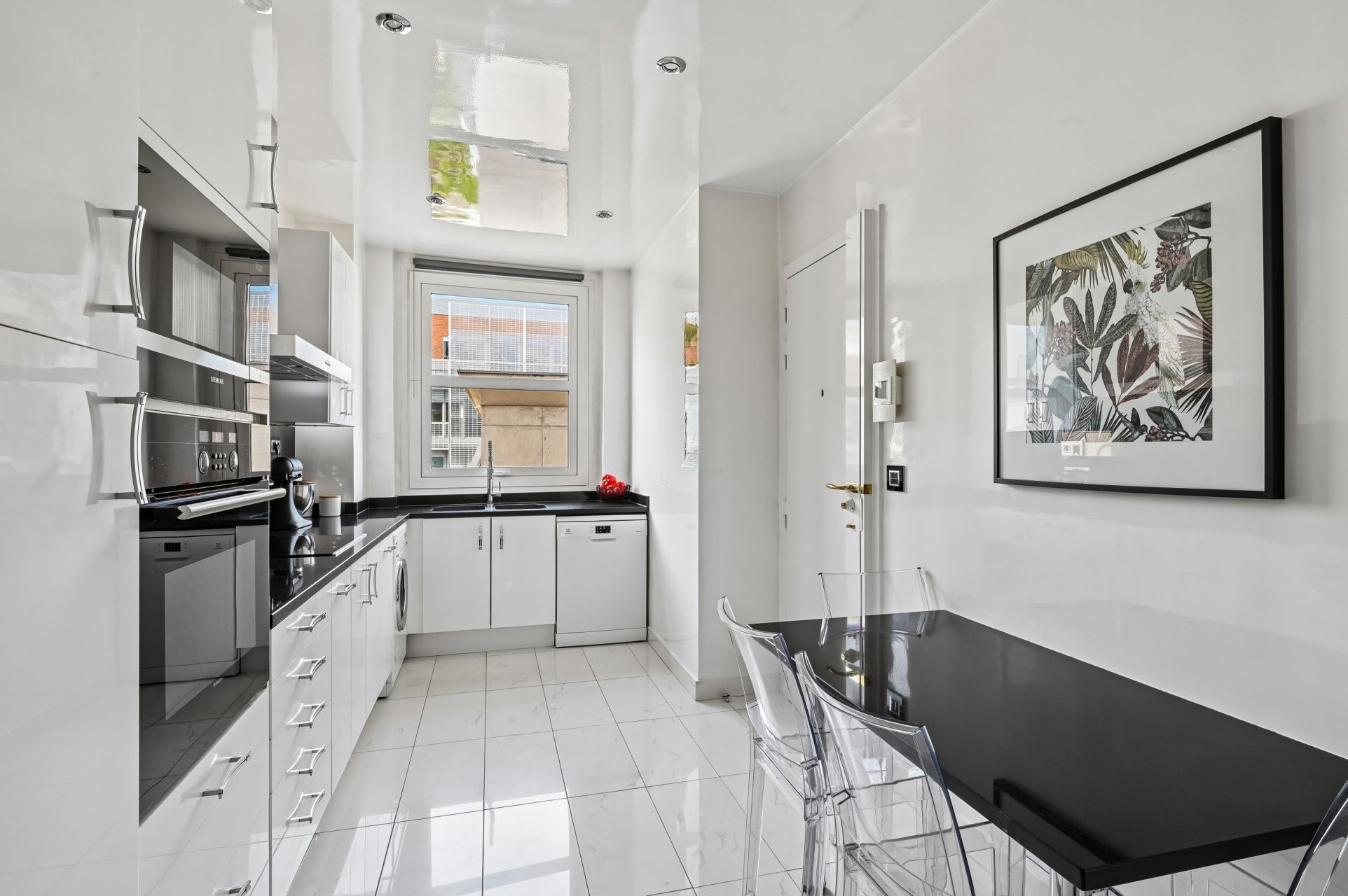 luxury apartment 5 Rooms for sale on NEUILLY SUR SEINE (92200)
