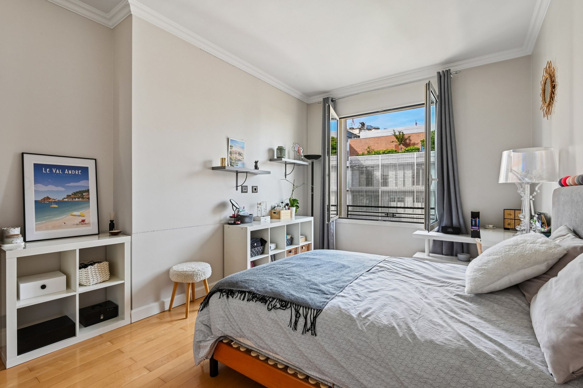 luxury apartment 5 Rooms for sale on NEUILLY SUR SEINE (92200)