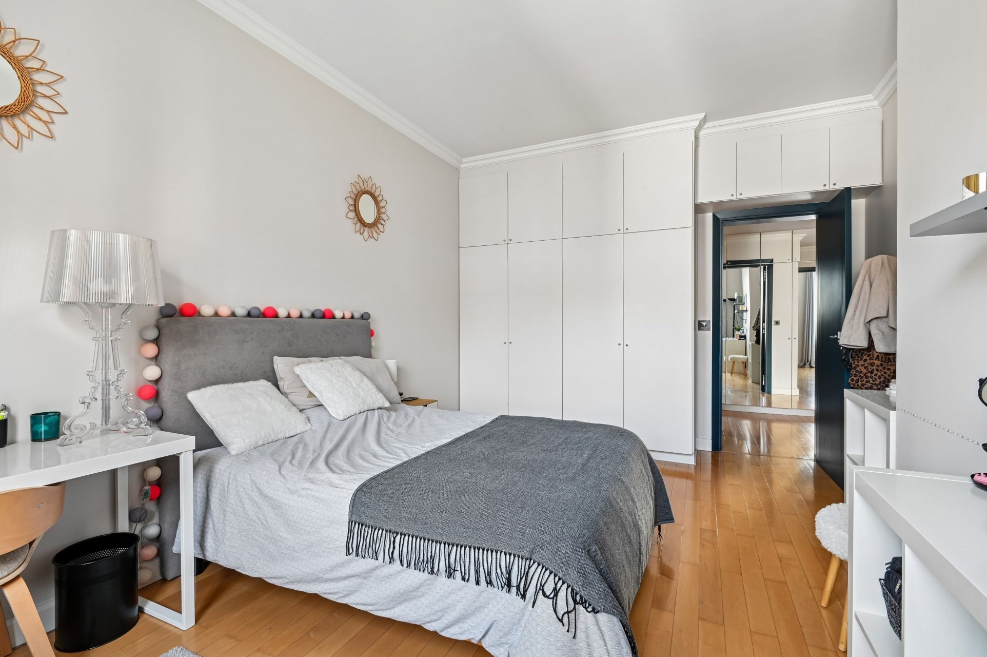 luxury apartment 5 Rooms for sale on NEUILLY SUR SEINE (92200)