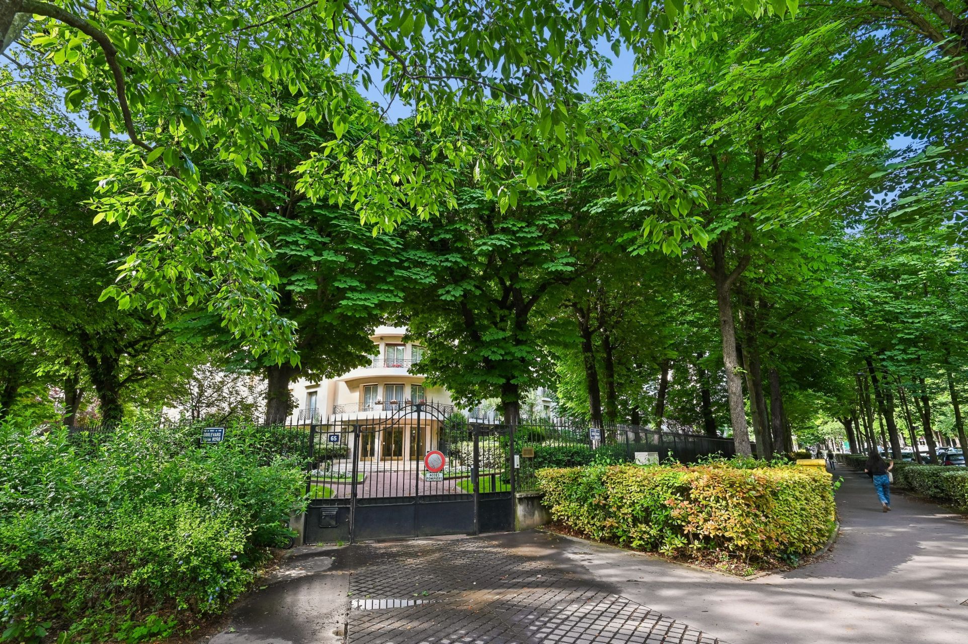 luxury apartment 5 Rooms for sale on NEUILLY SUR SEINE (92200)