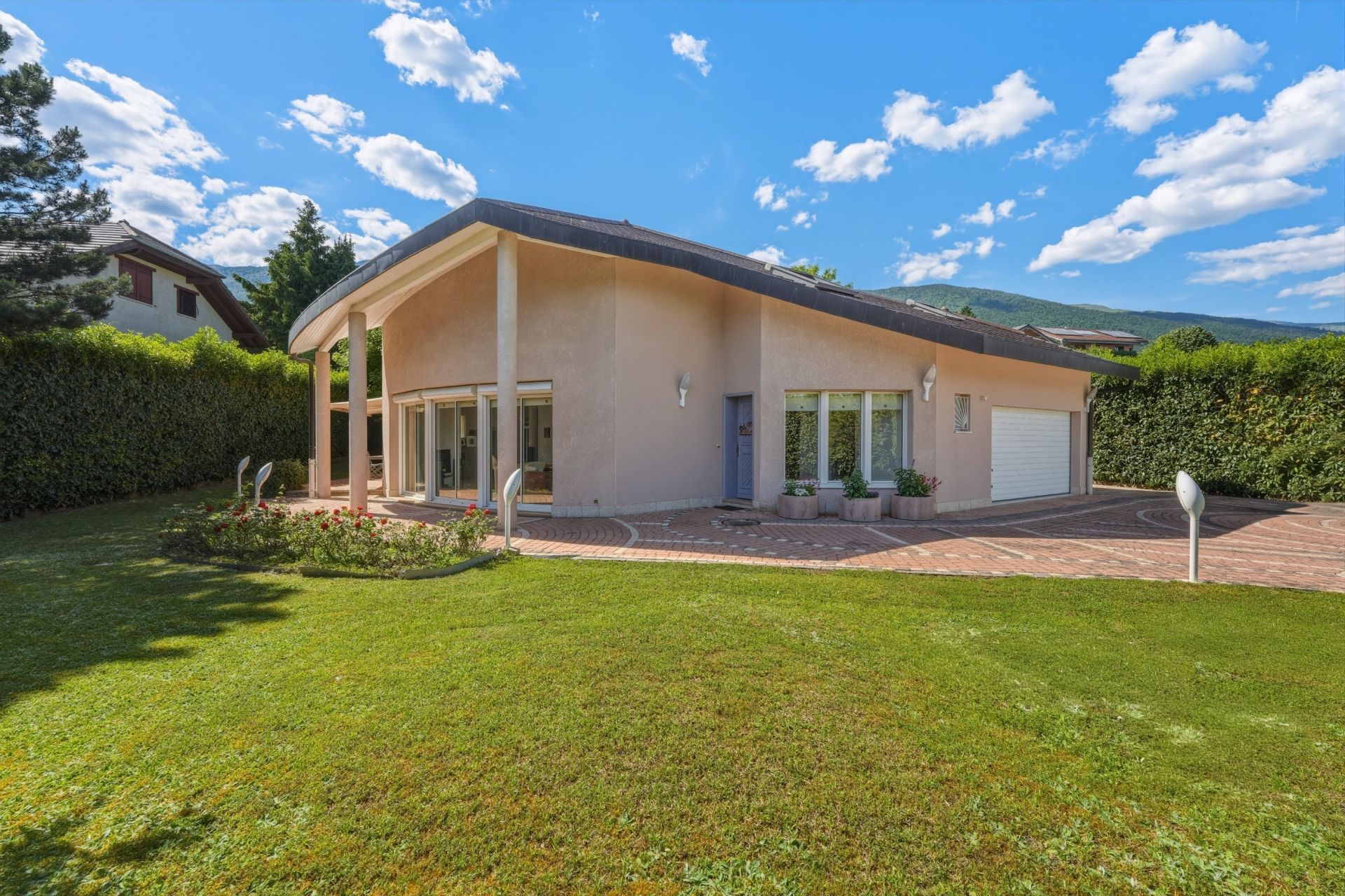 maison de luxe 6 Pièces en vente sur SERGY (01630)