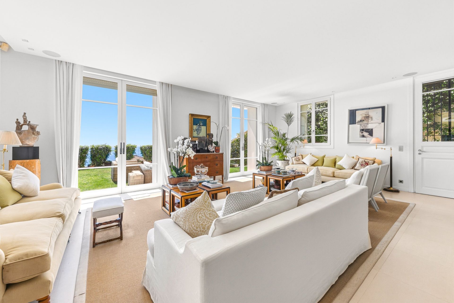 mansion (hôtel particulier) 8 Rooms for sale on BEAULIEU SUR MER (06310)