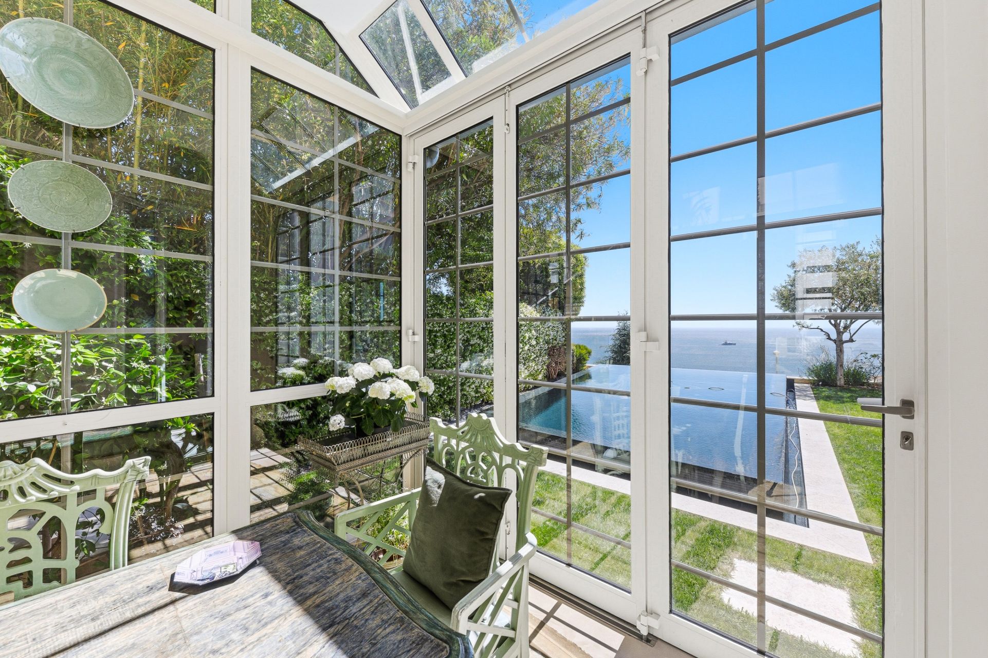 mansion (hôtel particulier) 8 Rooms for sale on BEAULIEU SUR MER (06310)