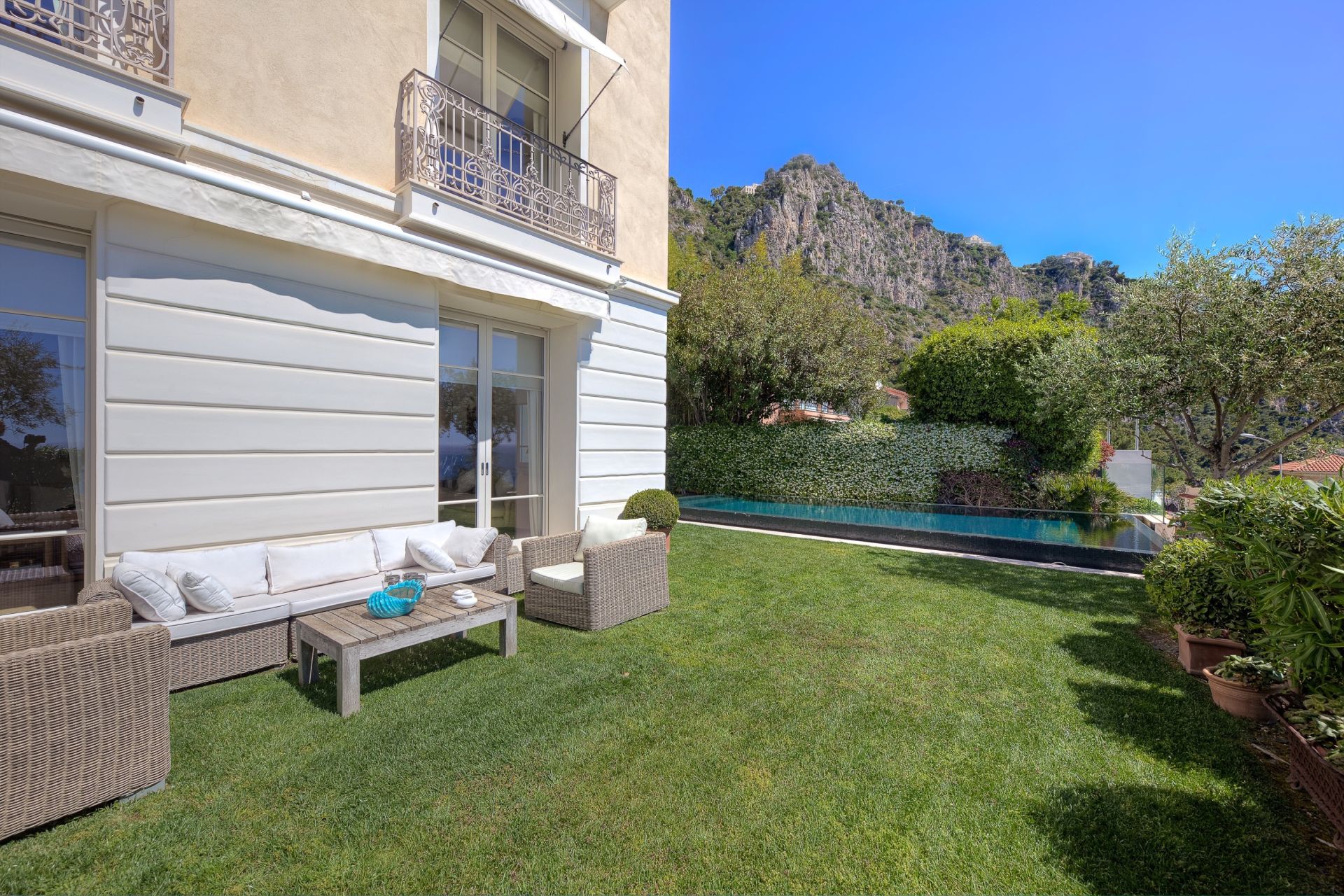 hôtel particulier 8 Pièces en vente sur BEAULIEU SUR MER (06310)