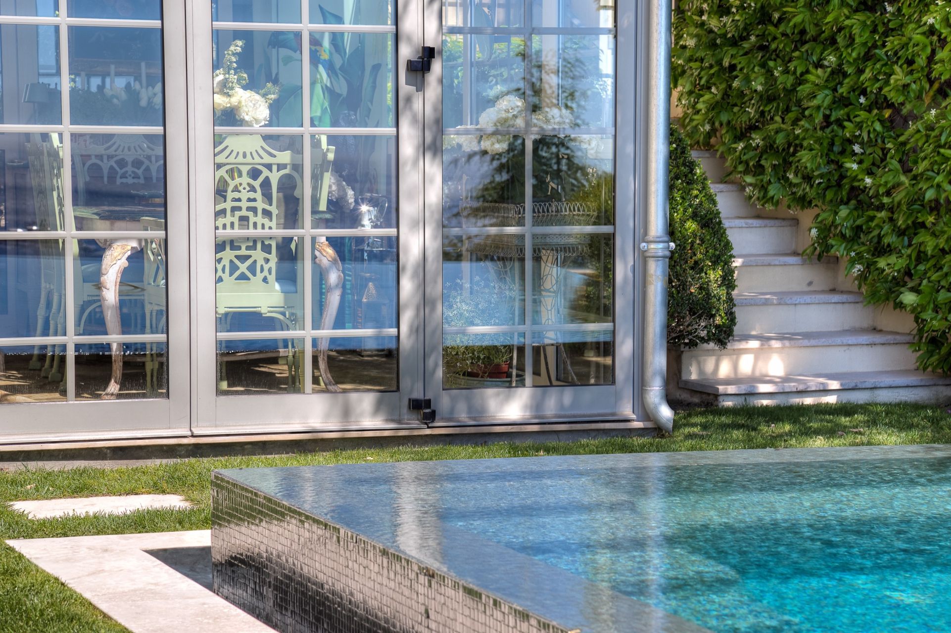 mansion (hôtel particulier) 8 Rooms for sale on BEAULIEU SUR MER (06310)