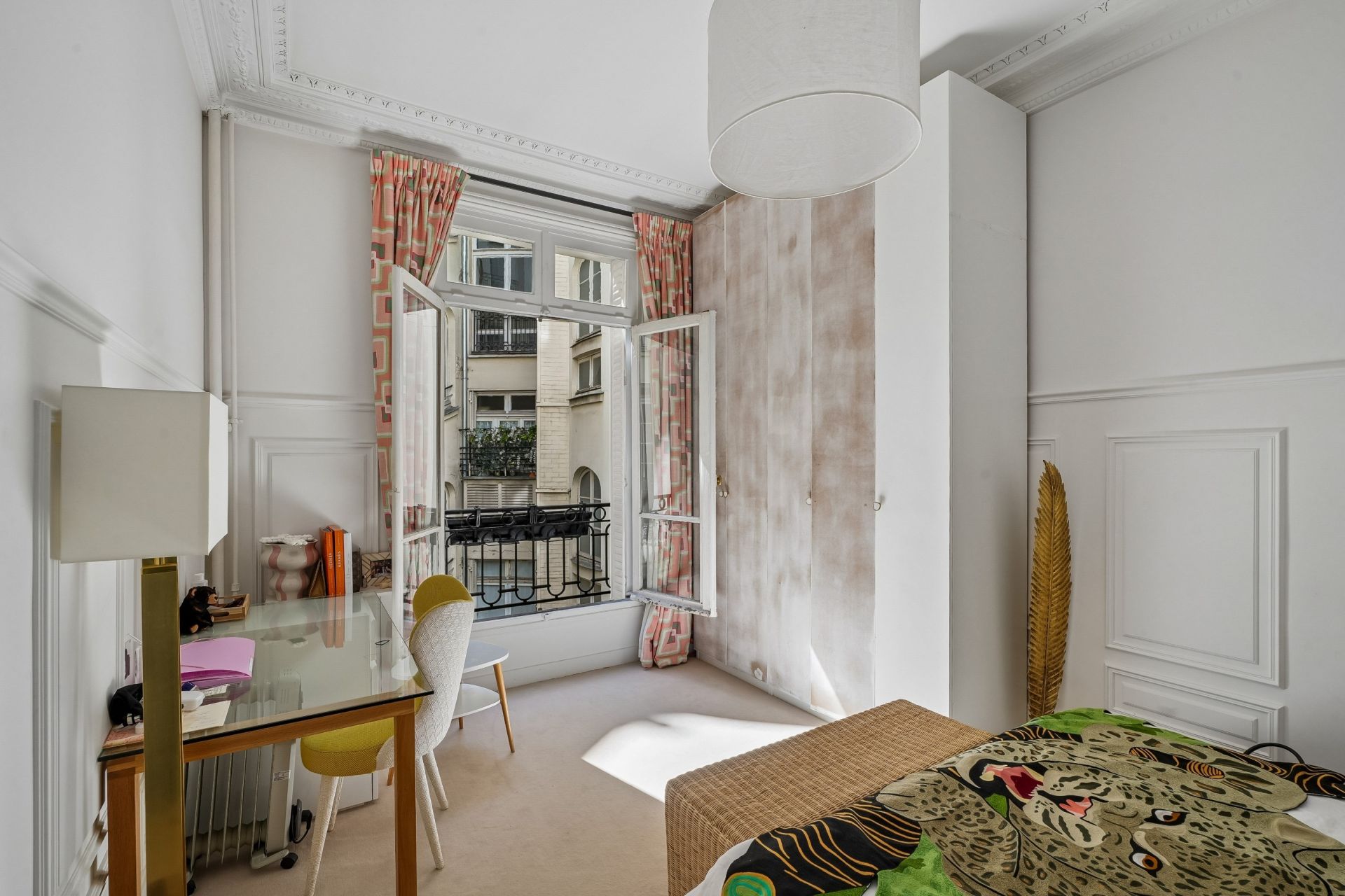 luxury apartment 7 Rooms for sale on PARIS (75017)