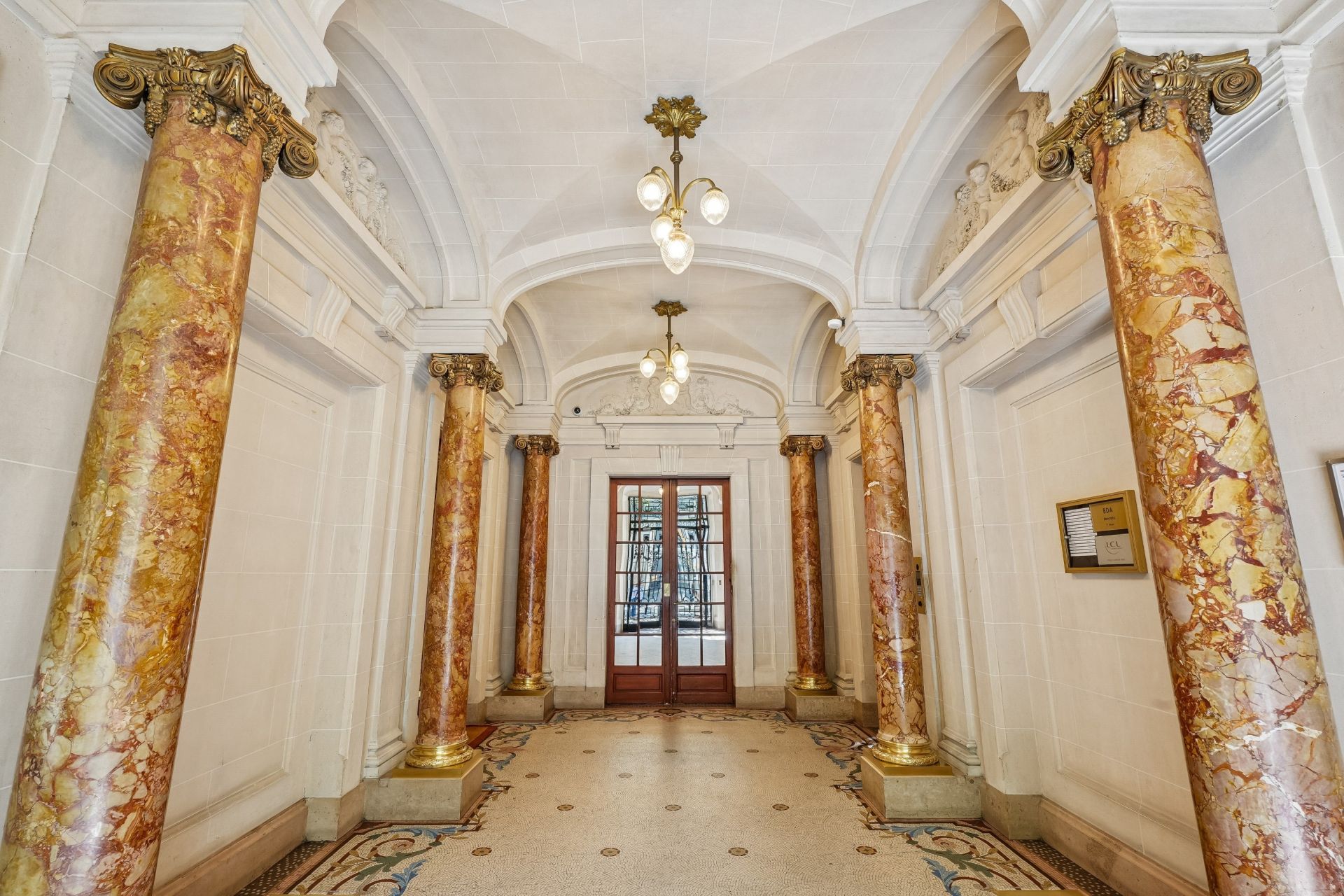 luxury apartment 7 Rooms for sale on PARIS (75017)