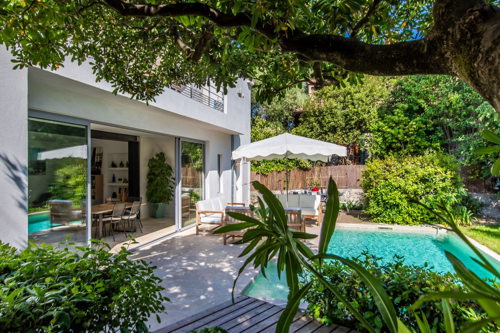 luxury villa 5 Rooms for sale on CANNES (06400)