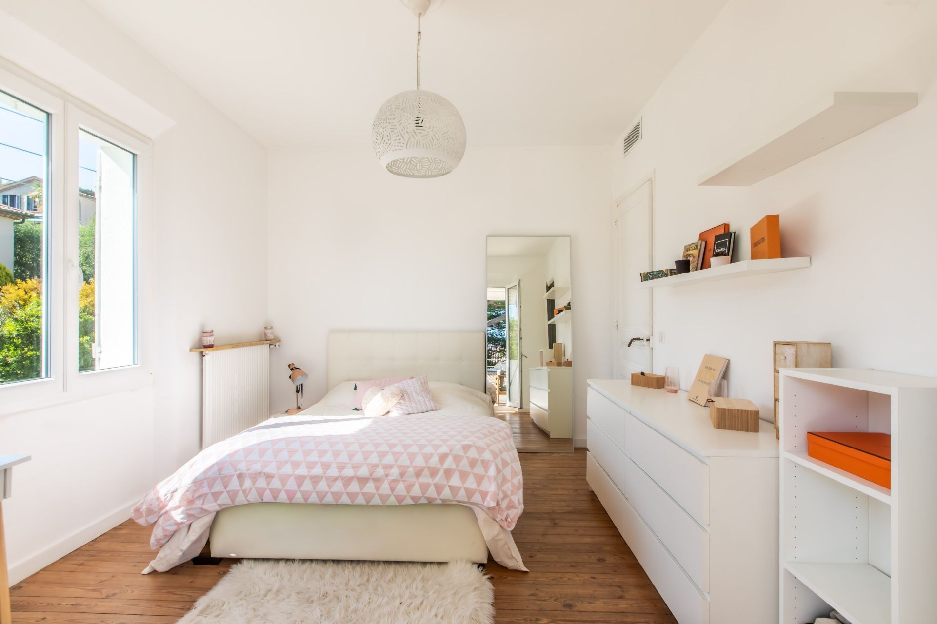 luxury villa 5 Rooms for sale on CANNES (06400)