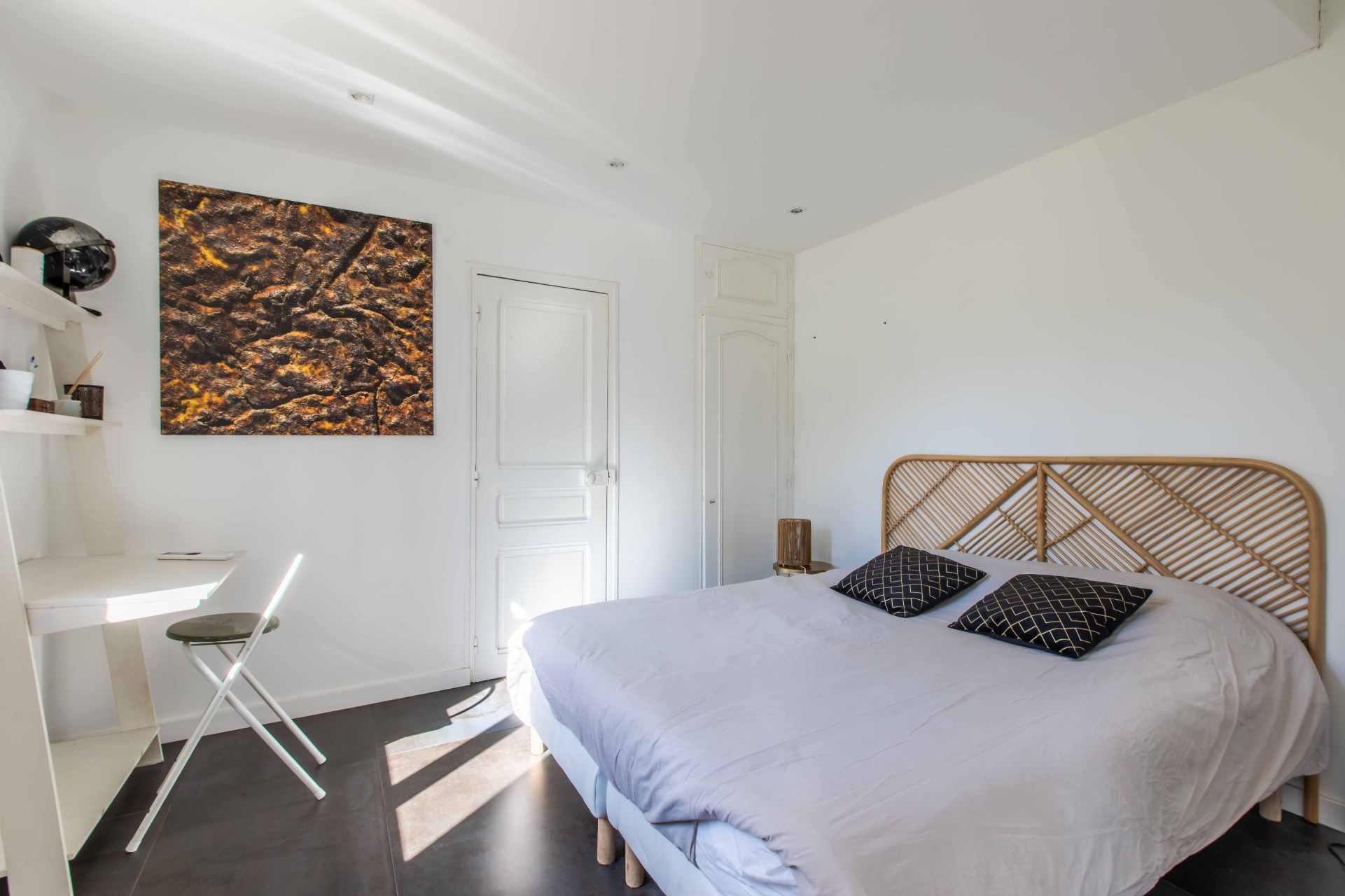 luxury villa 5 Rooms for sale on CANNES (06400)