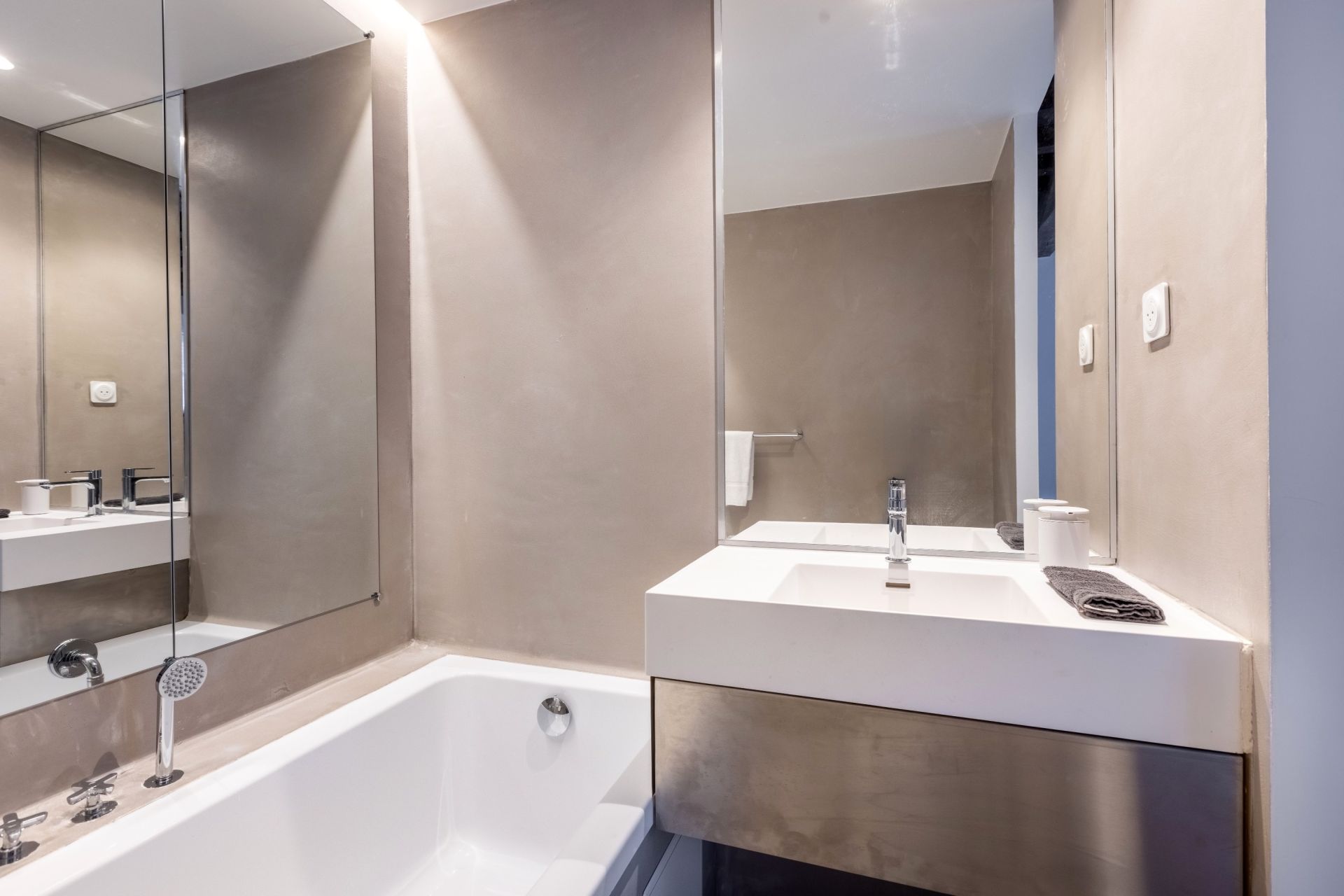 luxury house 5 Rooms for sale on LILLE (59000)