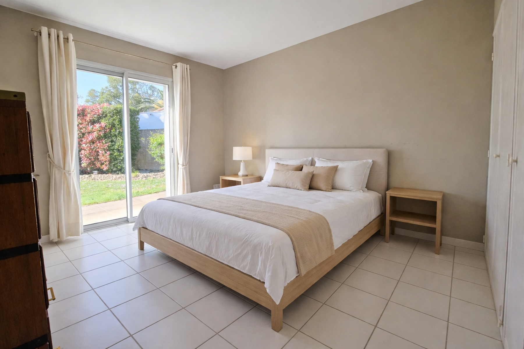 luxury house 4 Rooms for sale on ST CYPRIEN PLAGE (66750)