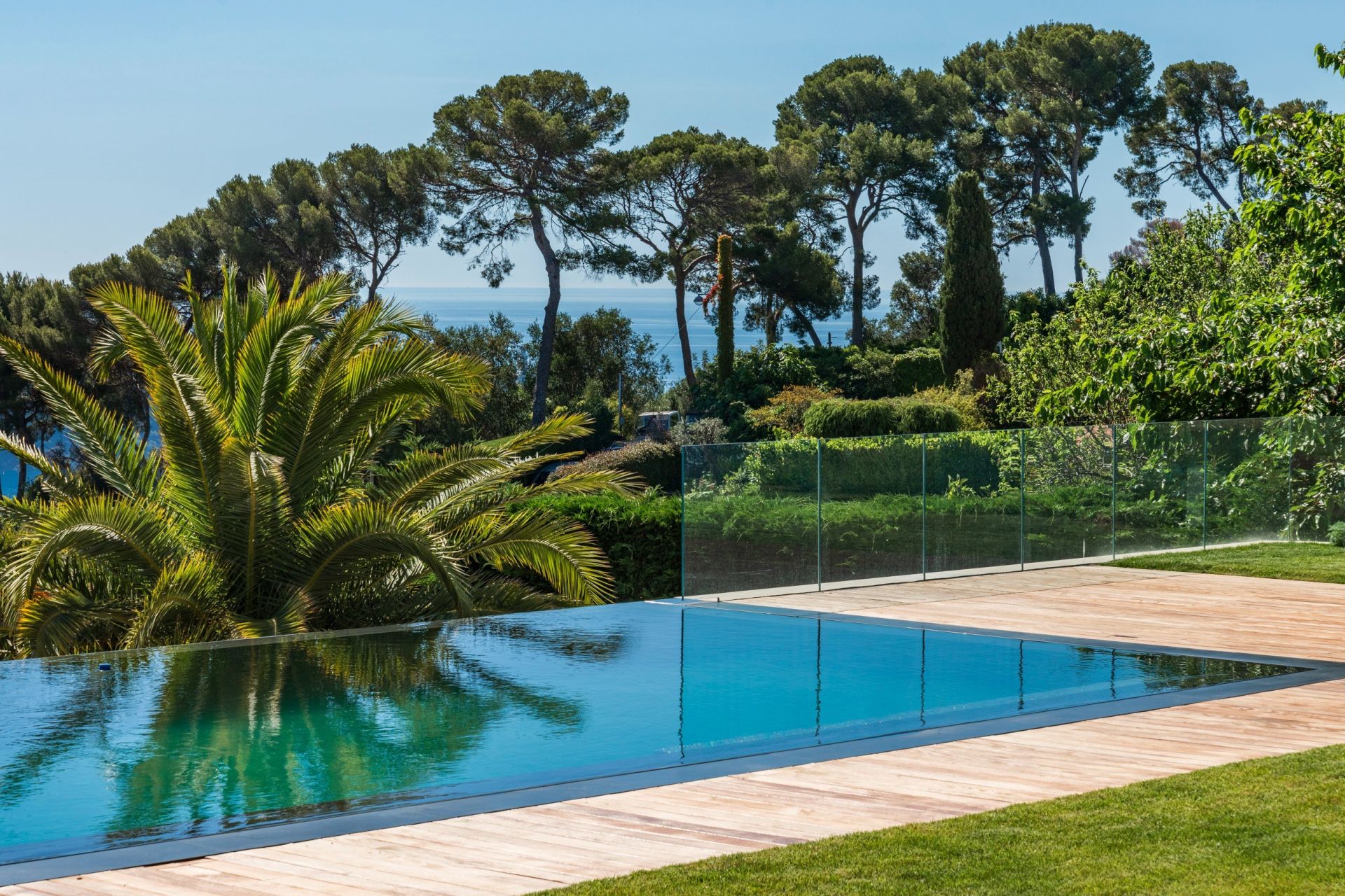 luxury villa 6 Rooms for sale on VILLEFRANCHE SUR MER (06230)