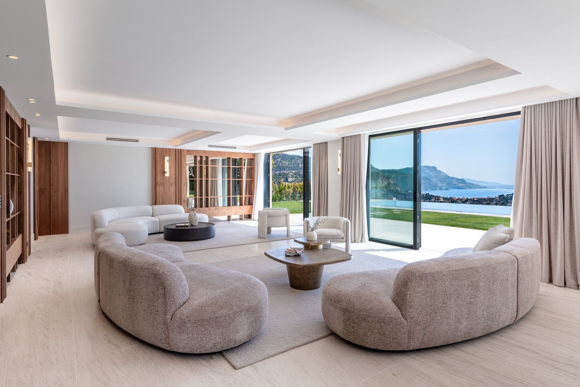 luxury villa 6 Rooms for sale on VILLEFRANCHE SUR MER (06230)