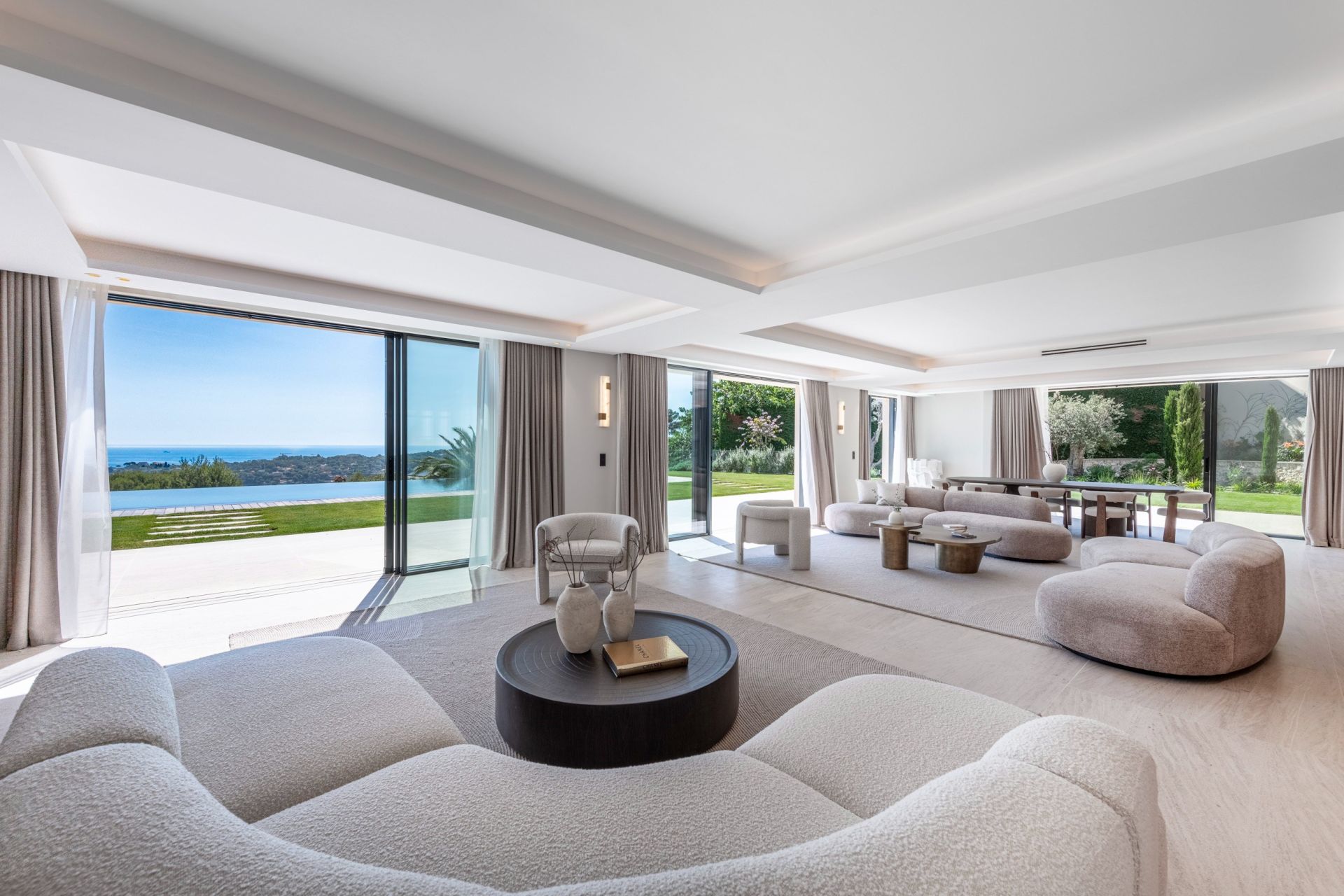 luxury villa 6 Rooms for sale on VILLEFRANCHE SUR MER (06230)