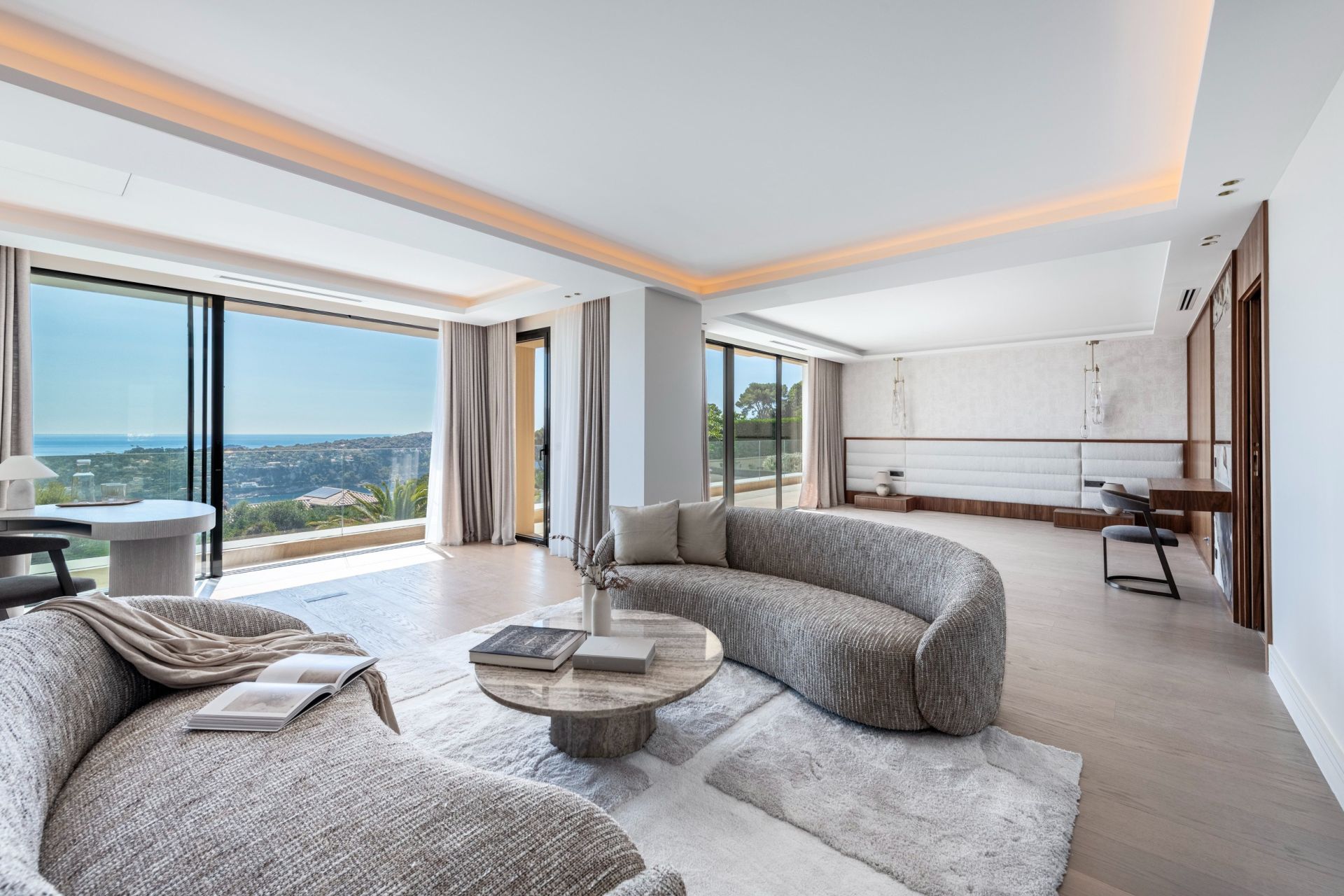 luxury villa 6 Rooms for sale on VILLEFRANCHE SUR MER (06230)