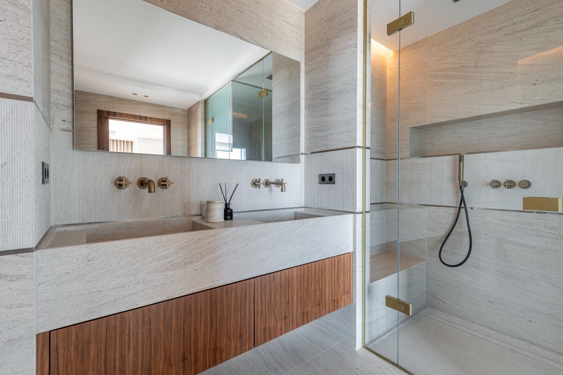 luxury villa 6 Rooms for sale on VILLEFRANCHE SUR MER (06230)
