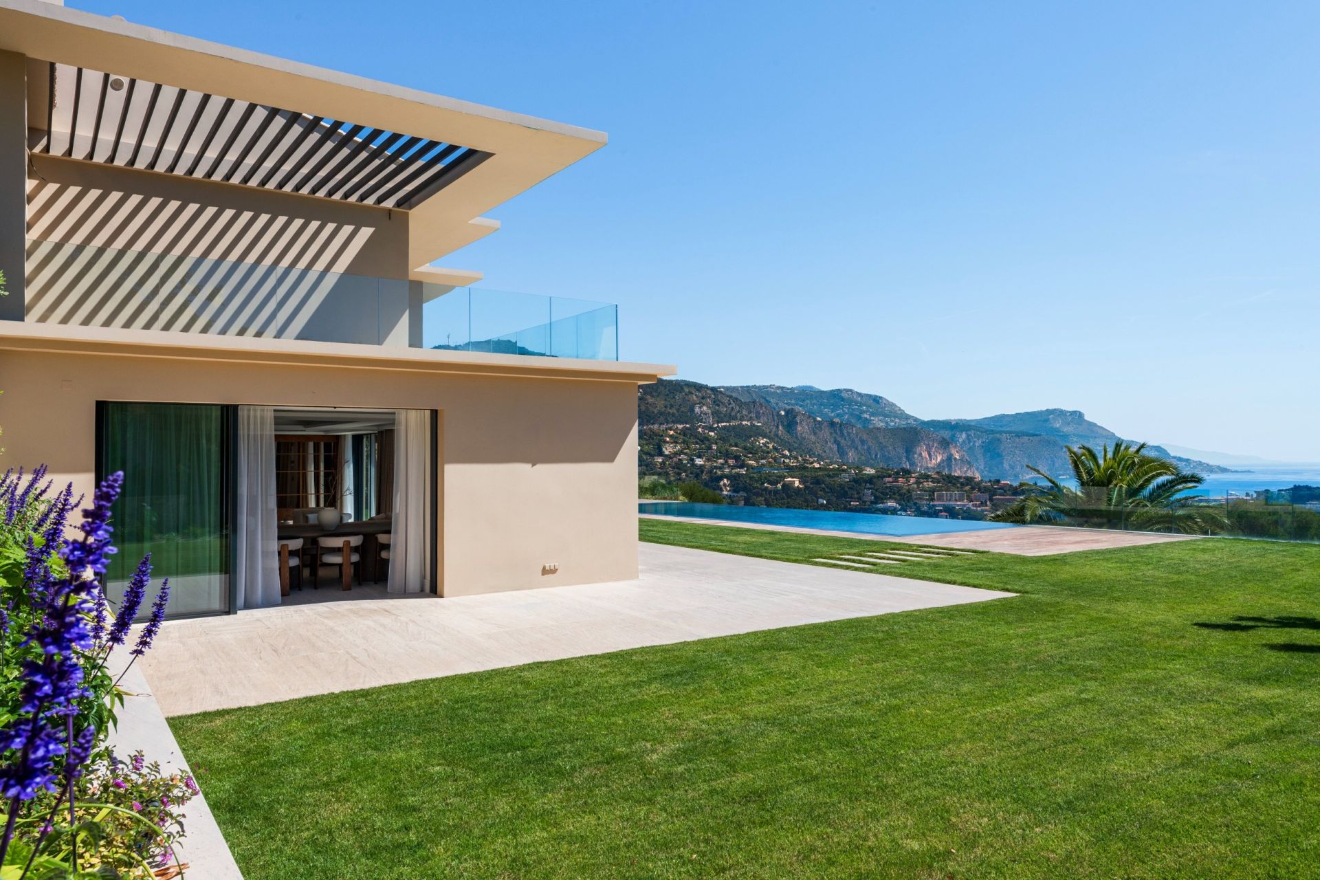 luxury villa 6 Rooms for sale on VILLEFRANCHE SUR MER (06230)