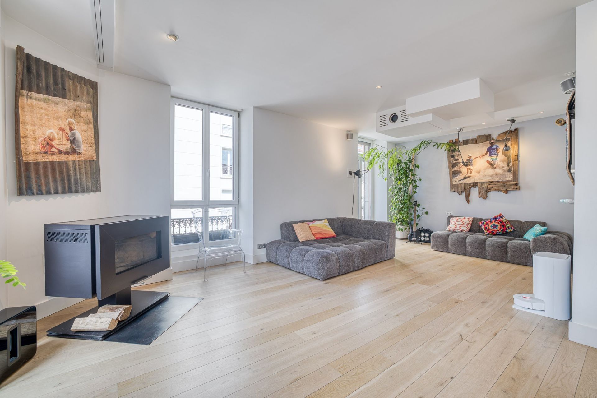 luxury apartment 4 Rooms for sale on ANNECY (74000)
