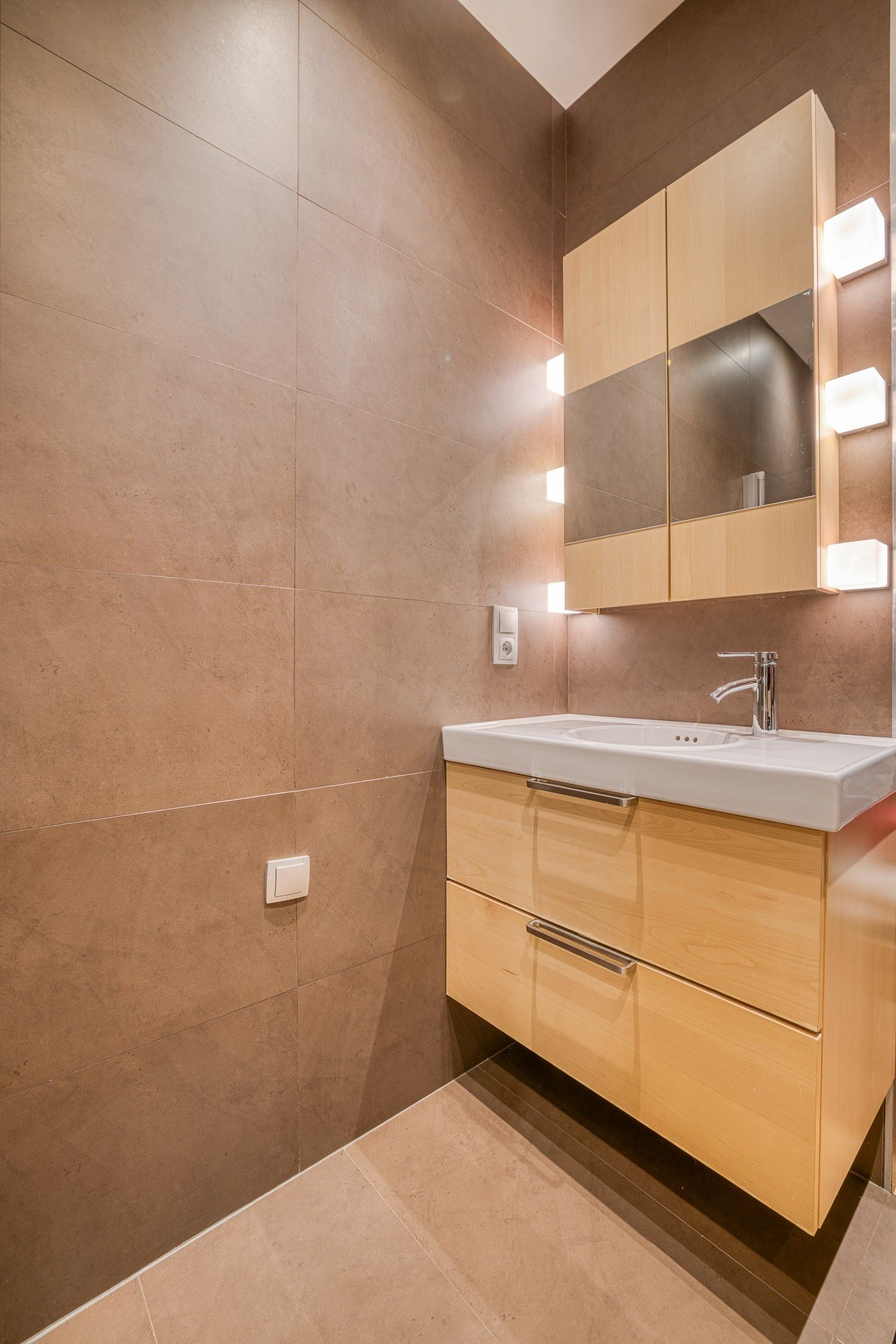 luxury apartment 4 Rooms for sale on ANNECY (74000)