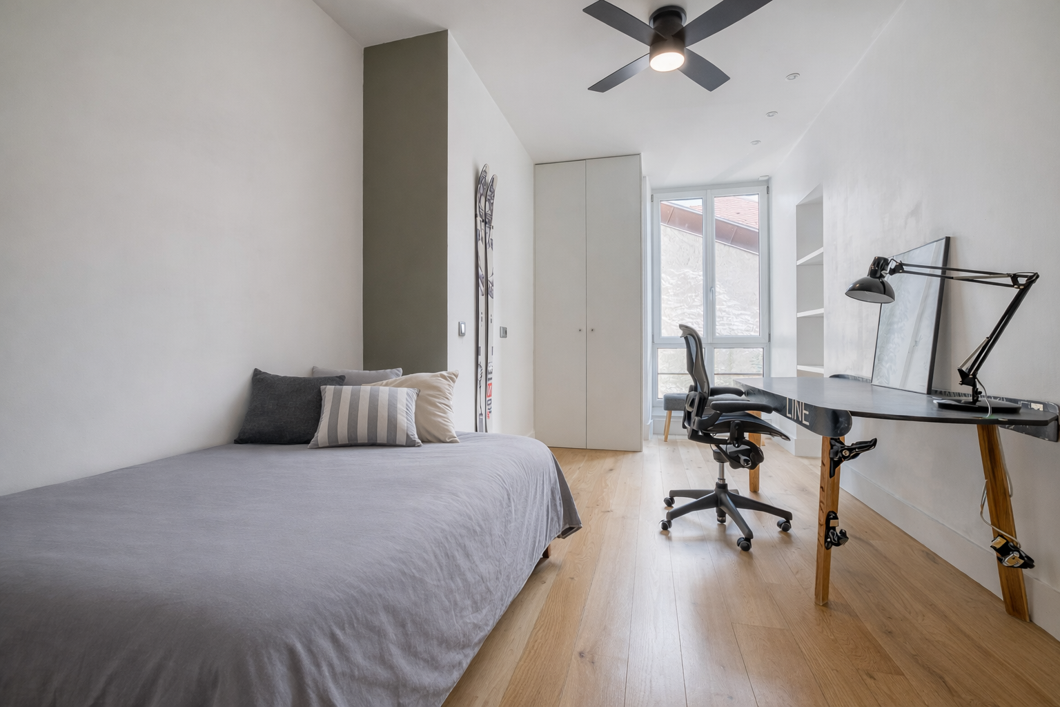 luxury apartment 4 Rooms for sale on ANNECY (74000)