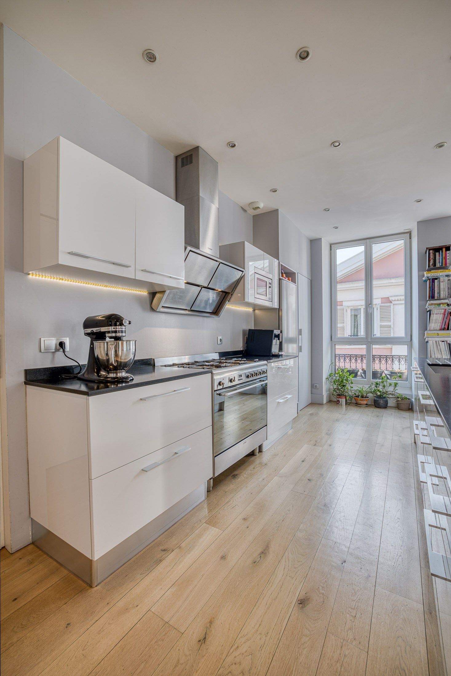 luxury apartment 4 Rooms for sale on ANNECY (74000)