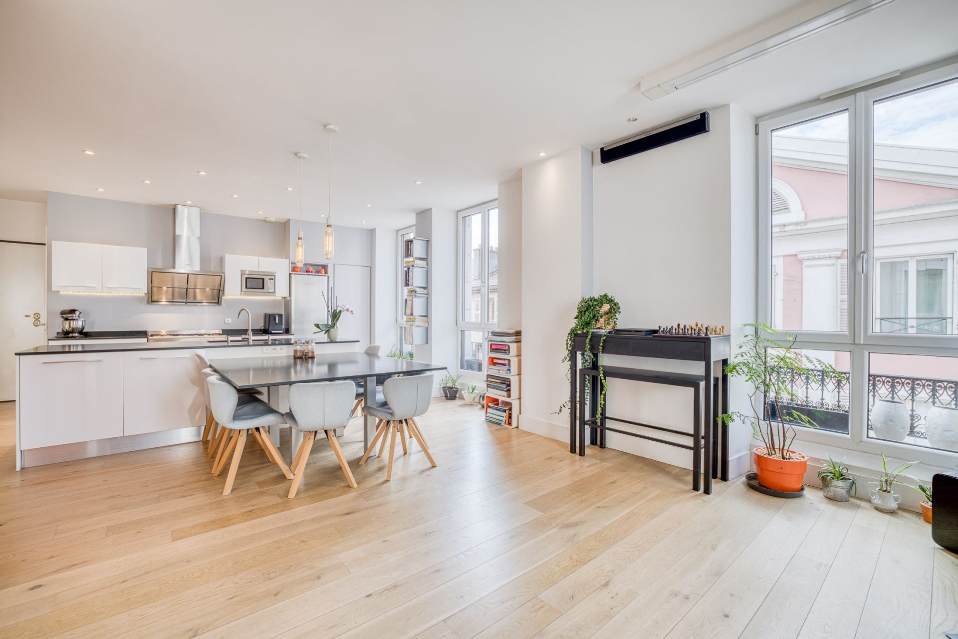 luxury apartment 4 Rooms for sale on ANNECY (74000)
