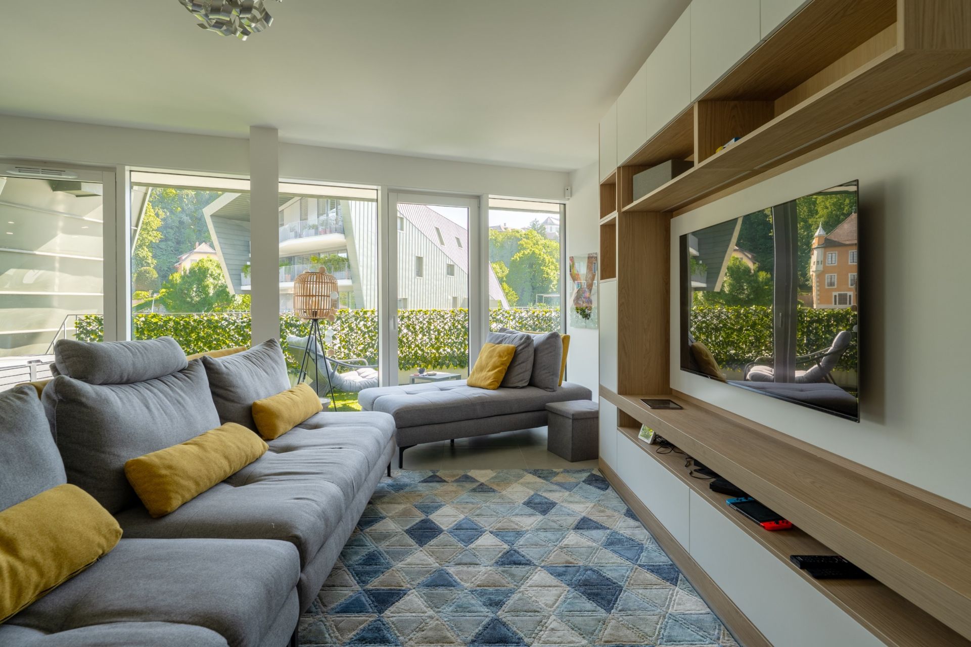 luxury apartment 4 Rooms for sale on ANNECY (74000)