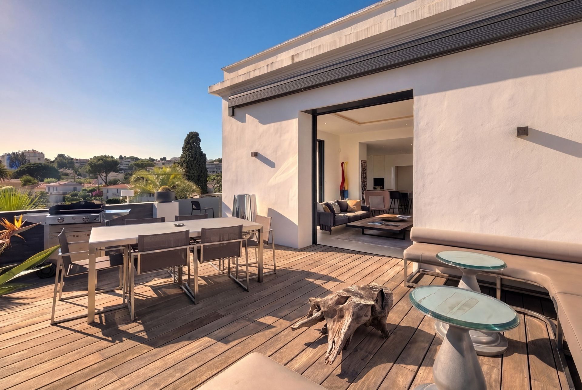 townhouse 6 Rooms for sale on CANNES (06400)