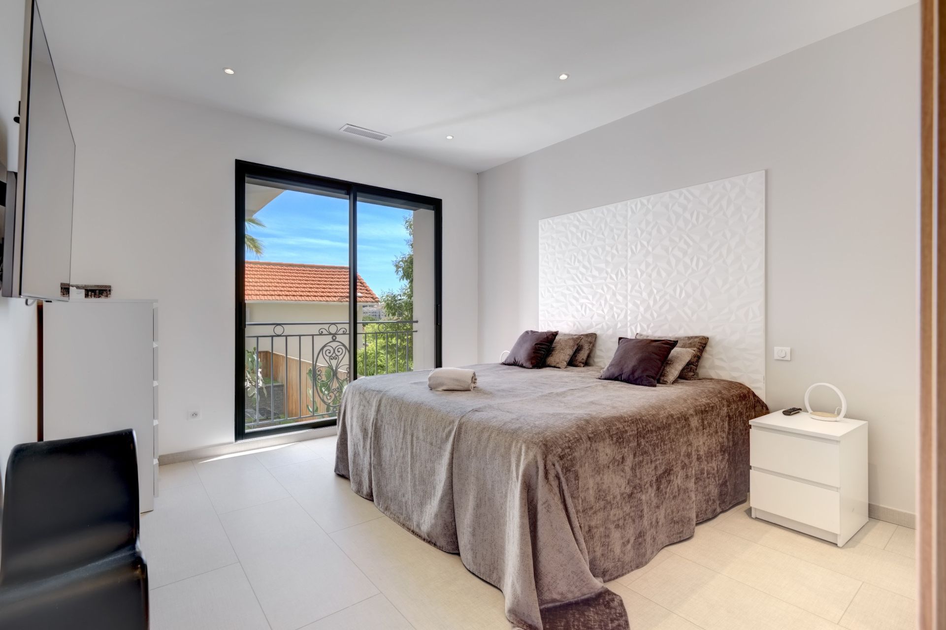 townhouse 6 Rooms for sale on CANNES (06400)