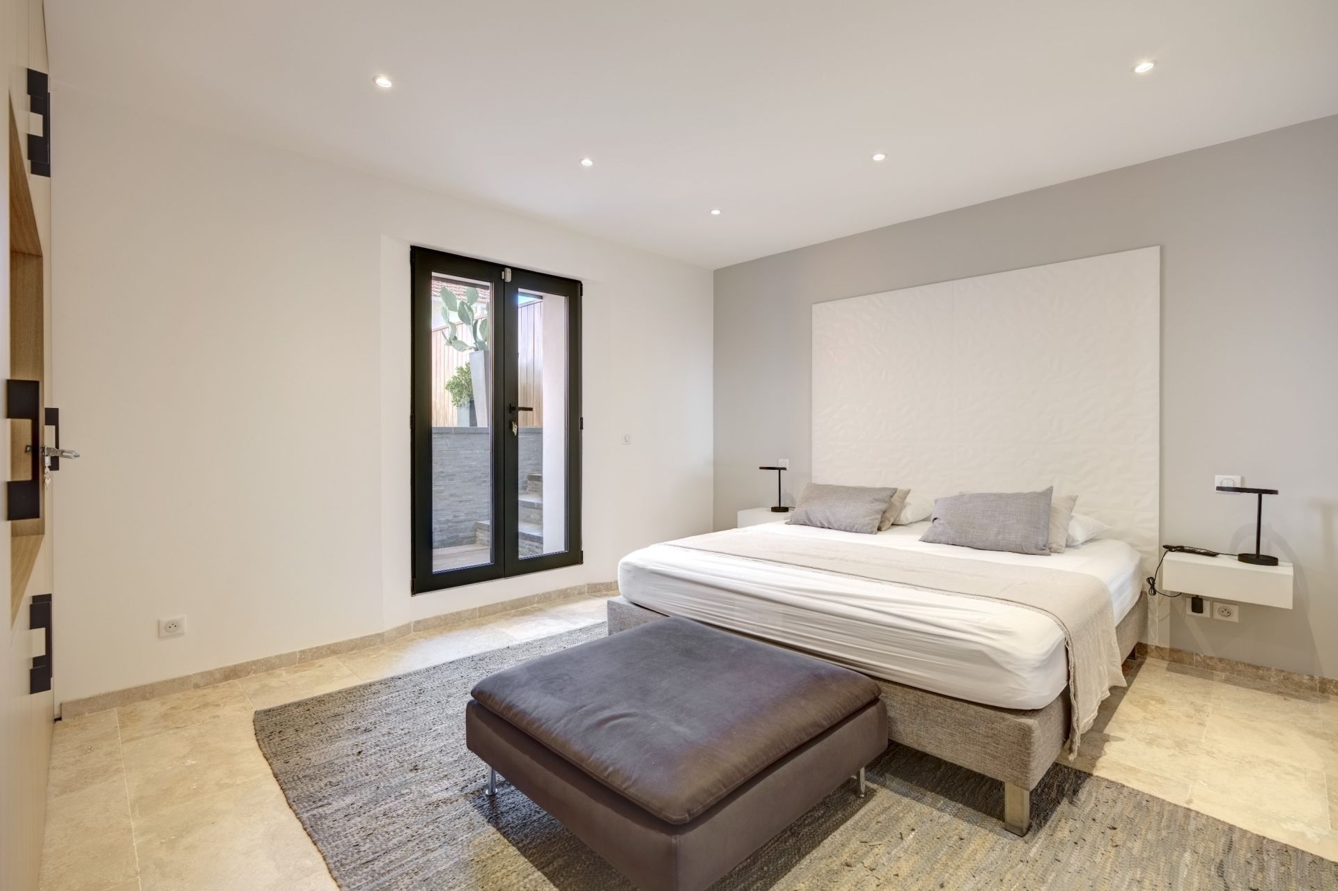 townhouse 6 Rooms for sale on CANNES (06400)