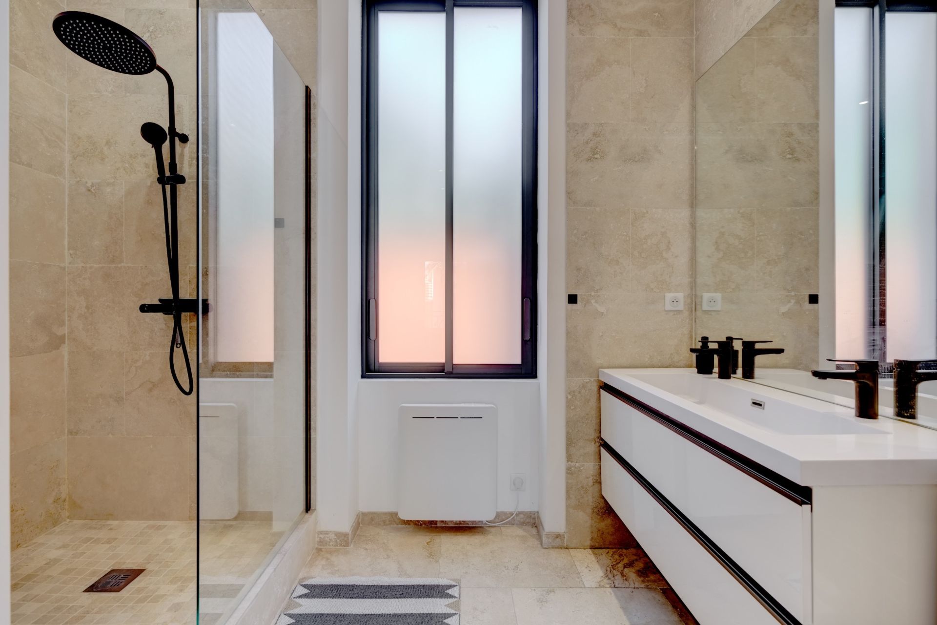 townhouse 6 Rooms for sale on CANNES (06400)