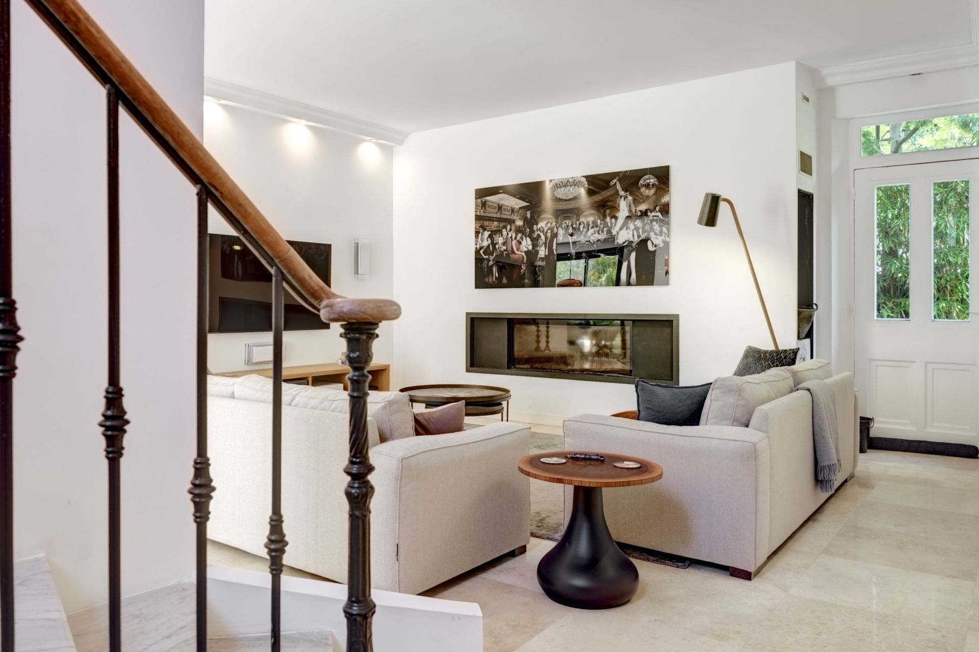 contemporary house 7 Rooms for sale on CANNES (06400)