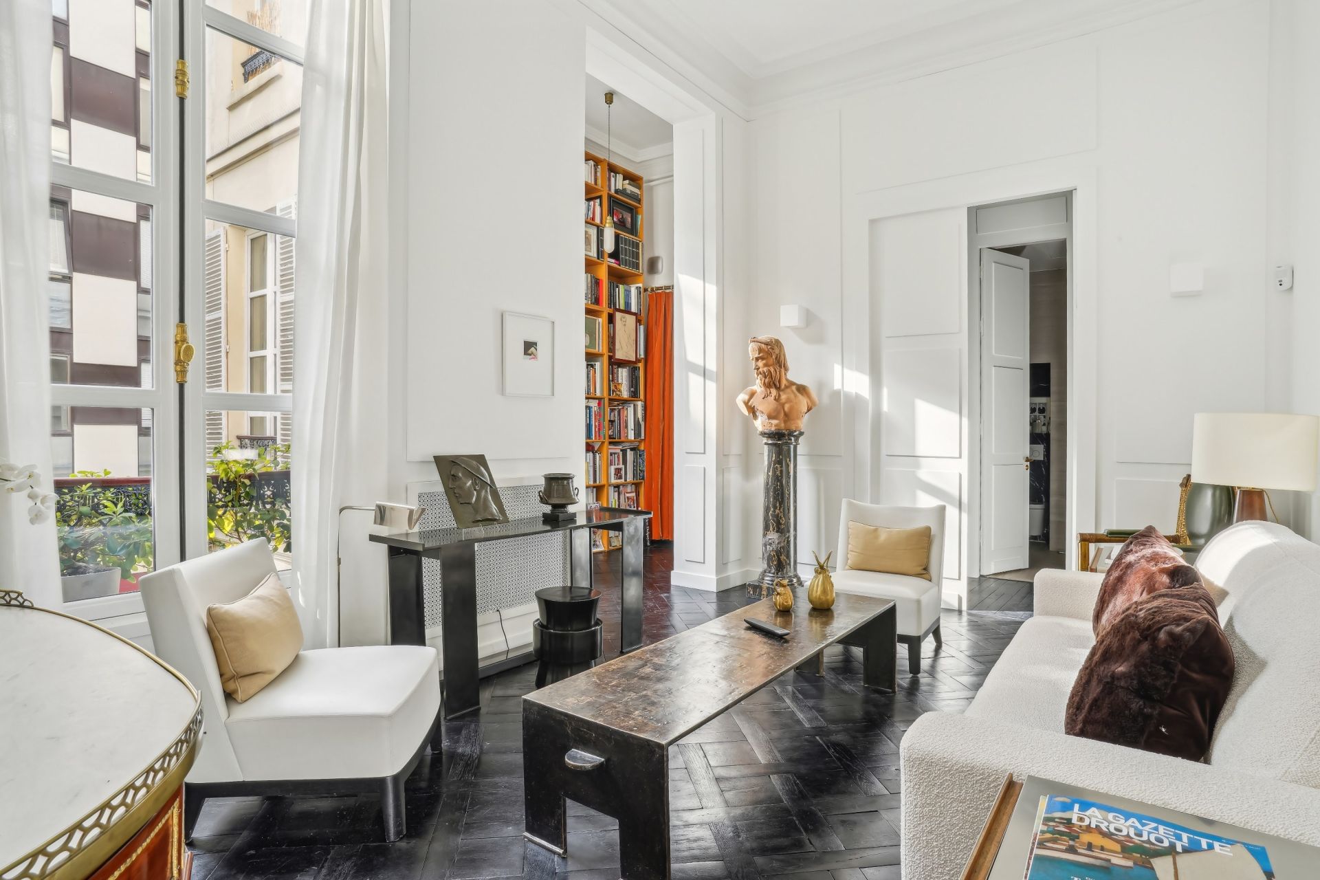 luxury apartment 2 Rooms for sale on PARIS (75001)