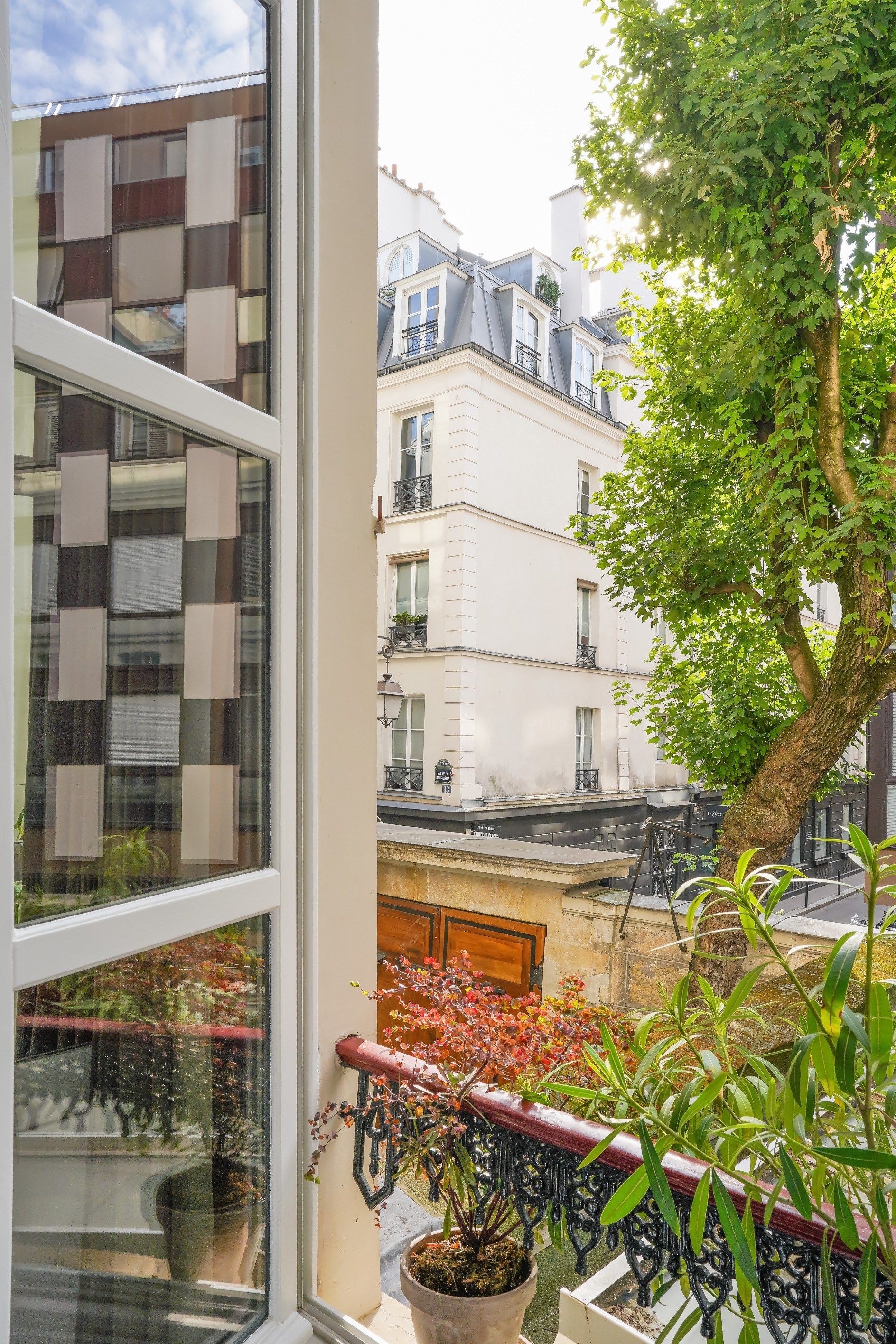 luxury apartment 2 Rooms for sale on PARIS (75001)