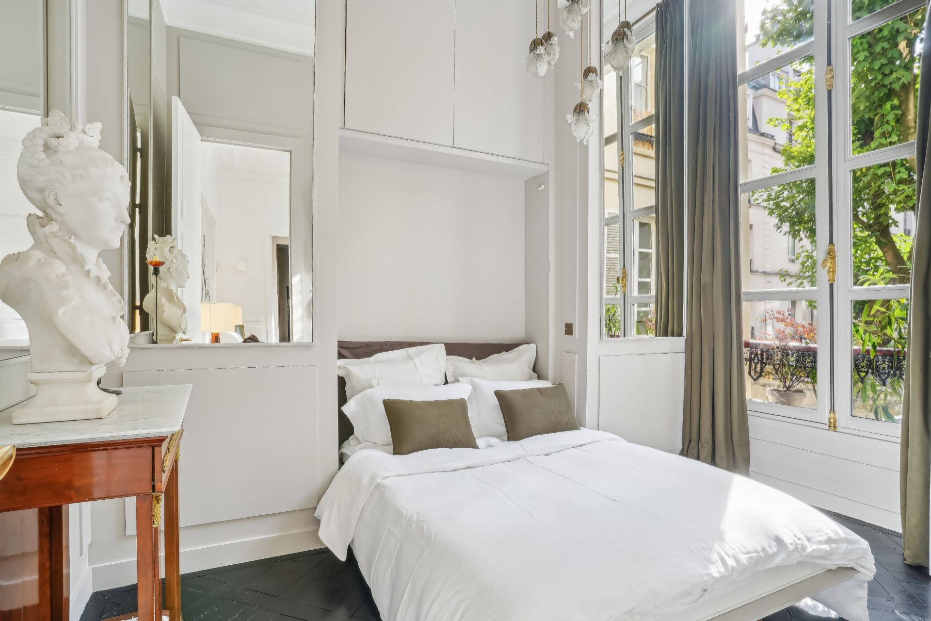 luxury apartment 2 Rooms for sale on PARIS (75001)