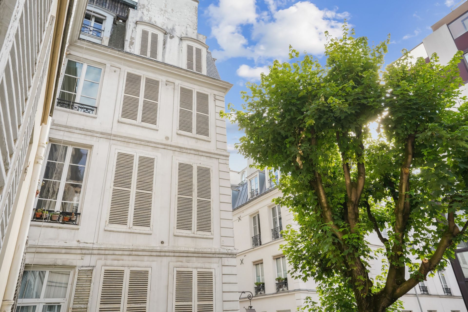 luxury apartment 2 Rooms for sale on PARIS (75001)