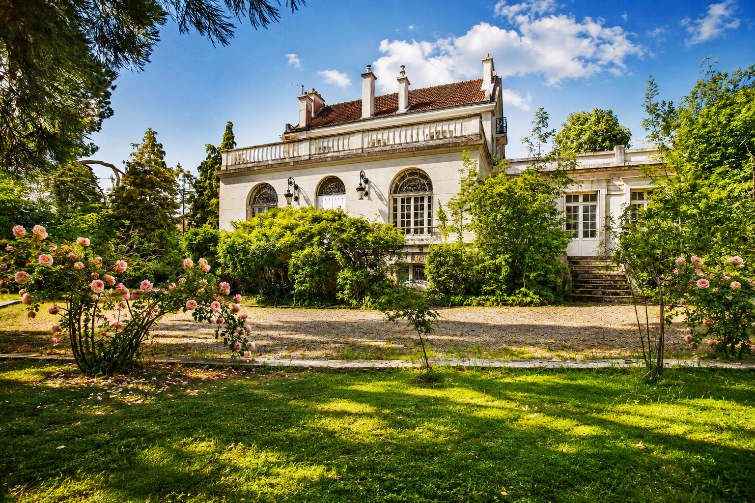 mansion (hôtel particulier) 10 Rooms for sale on LA CELLE ST CLOUD (78170)