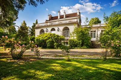 Sale Mansion (hôtel particulier) La Celle-Saint-Cloud 10&nbsp;Rooms 545&nbsp;m²