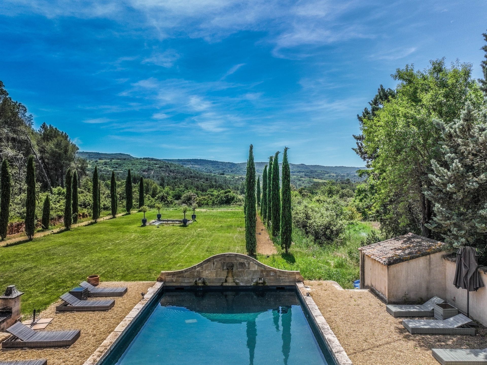 luxury property 15 Rooms for sale on BONNIEUX (84480)