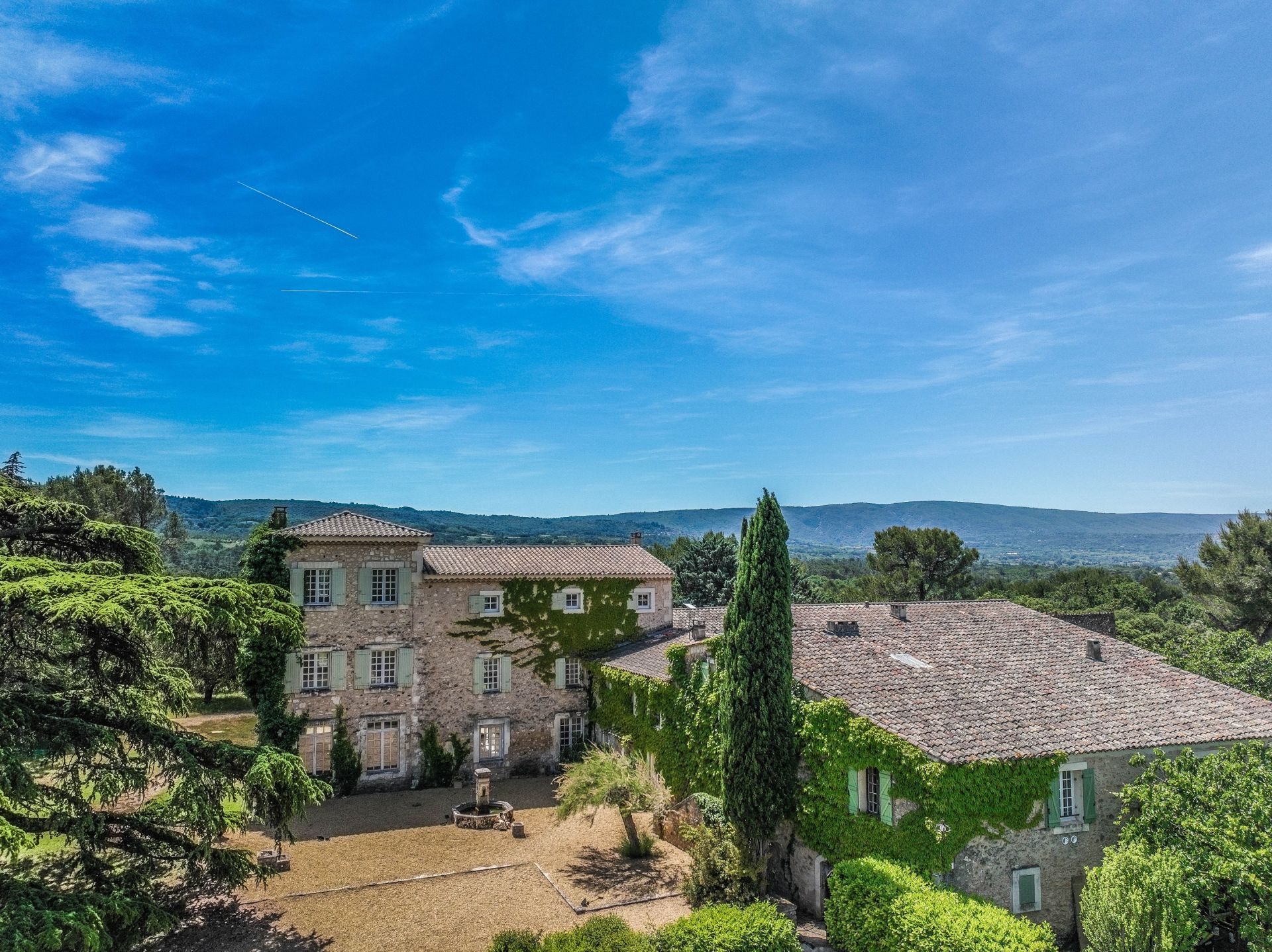 luxury property 15 Rooms for sale on BONNIEUX (84480)
