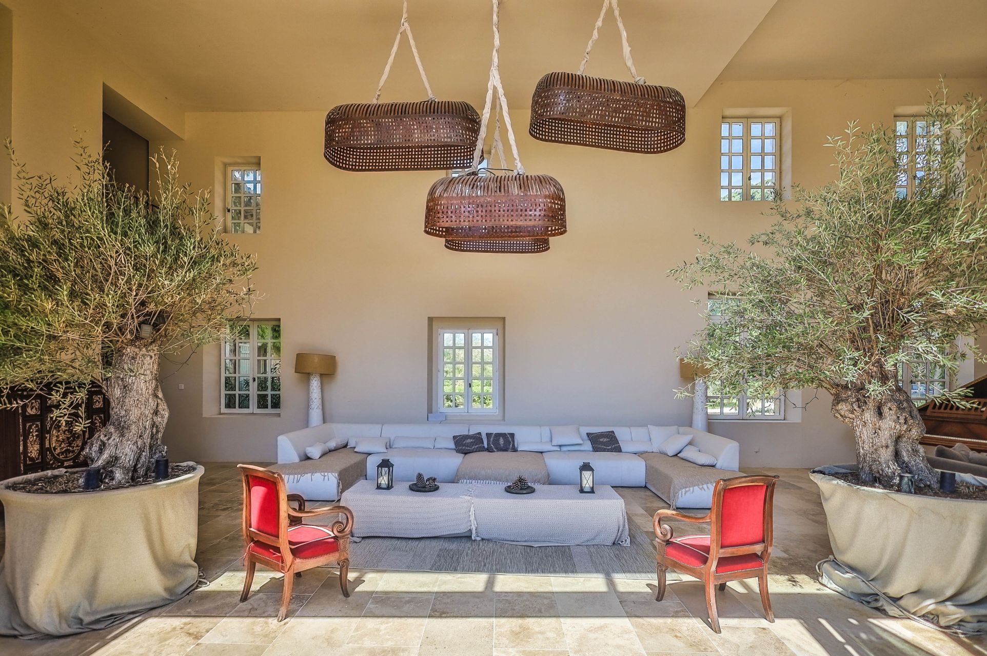 luxury property 15 Rooms for sale on BONNIEUX (84480)