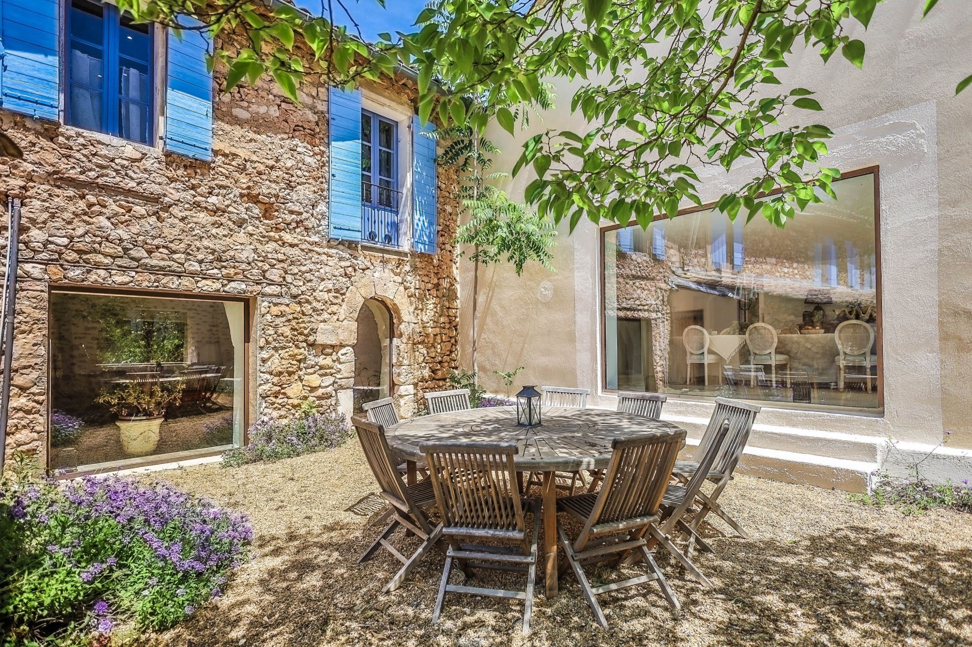 luxury property 15 Rooms for sale on BONNIEUX (84480)