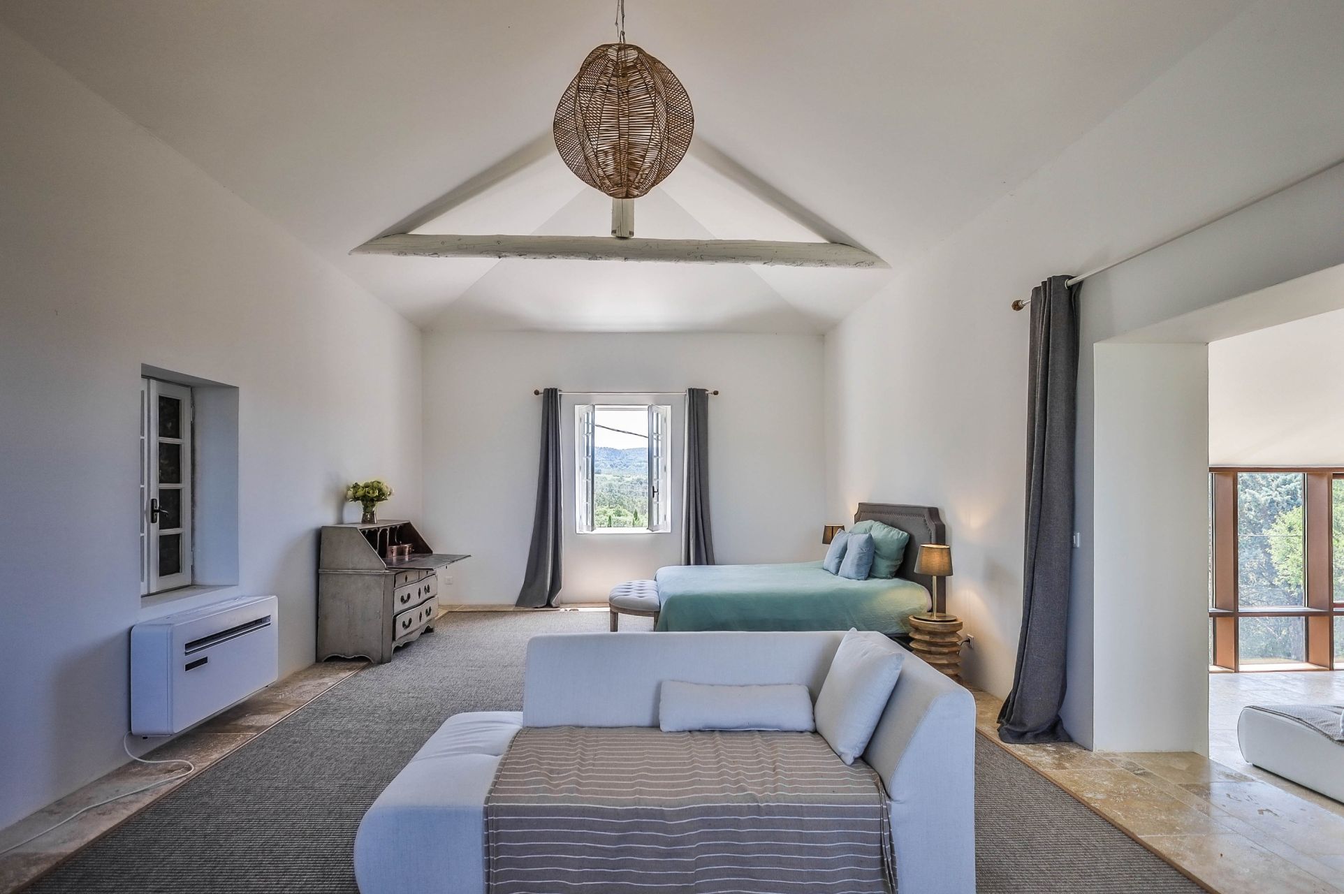 luxury property 15 Rooms for sale on BONNIEUX (84480)