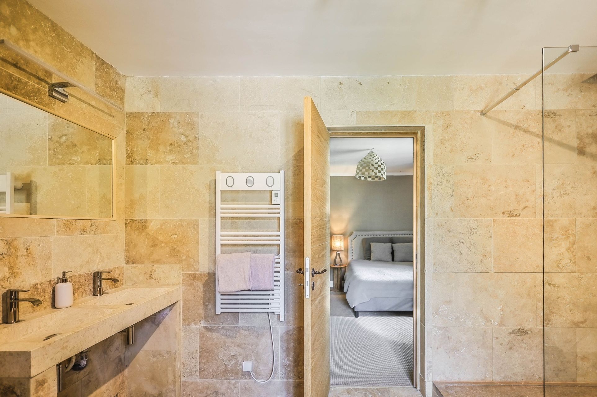 luxury property 15 Rooms for sale on BONNIEUX (84480)