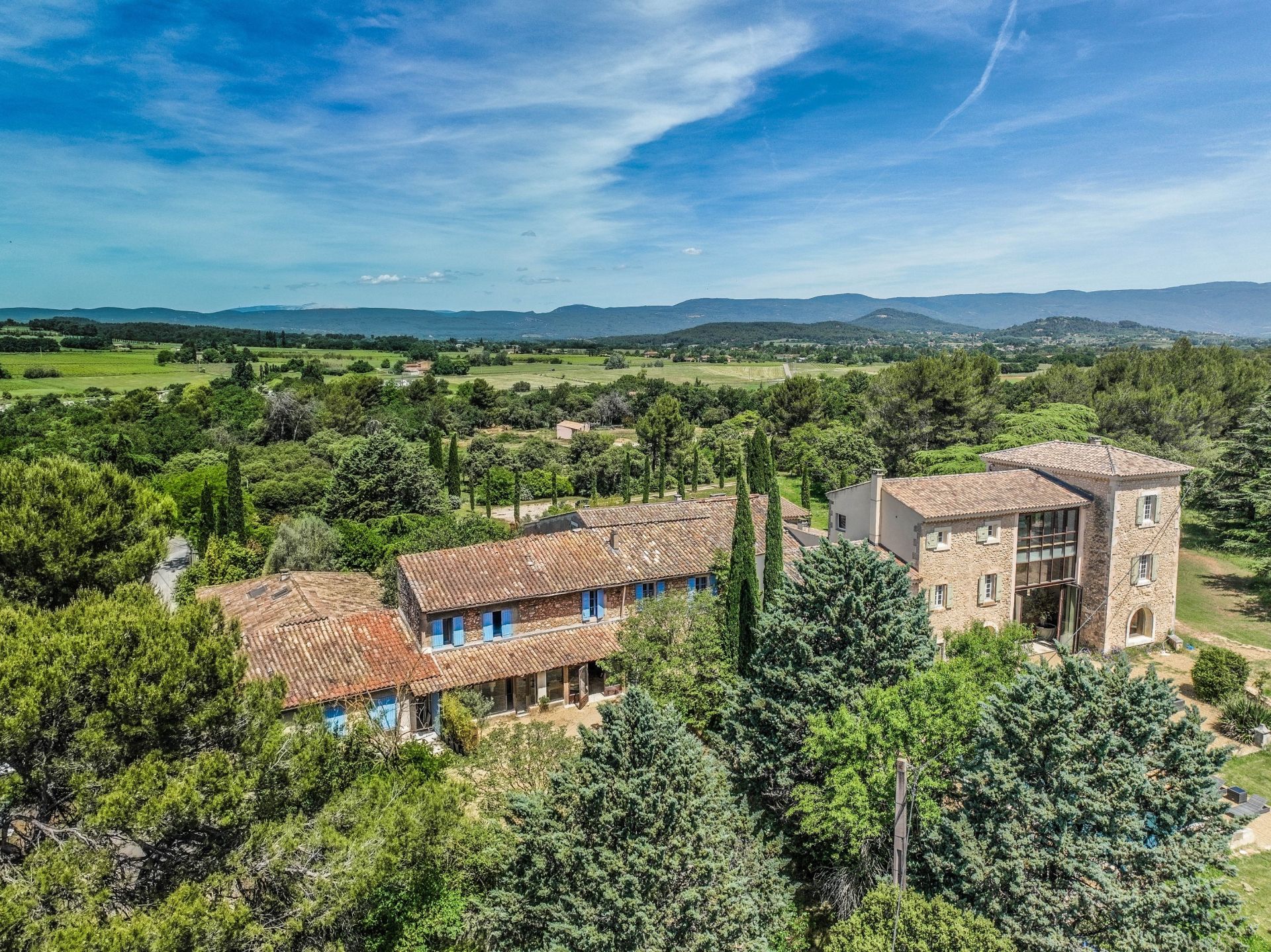 luxury property 15 Rooms for sale on BONNIEUX (84480)