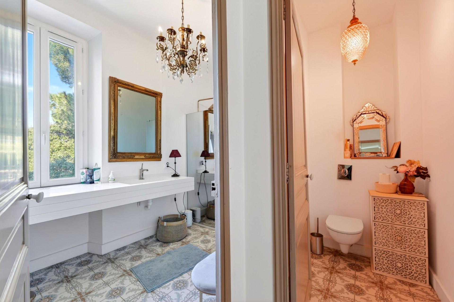 luxury house 14 Rooms for sale on TOULON (83100)