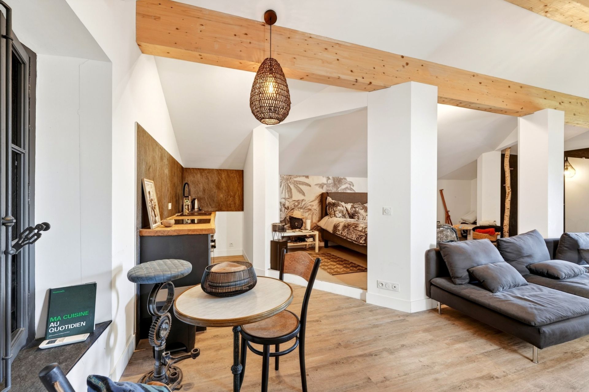 luxury house 14 Rooms for sale on TOULON (83100)