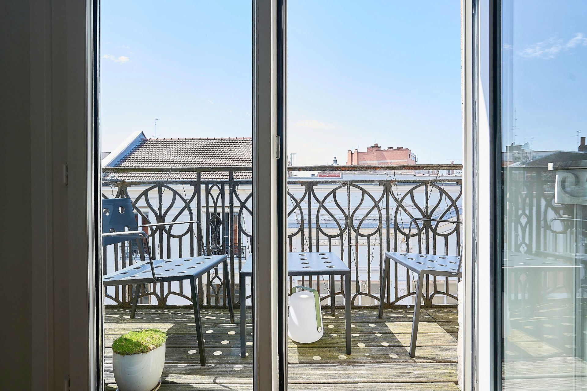 luxury apartment 7 Rooms for sale on LILLE (59000)