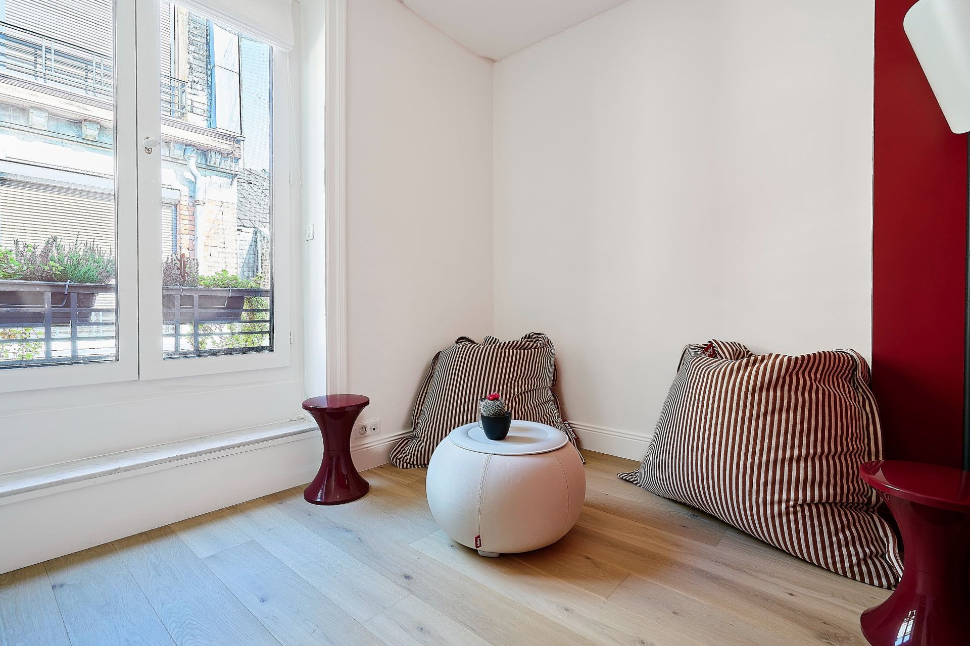 luxury apartment 7 Rooms for sale on LILLE (59000)